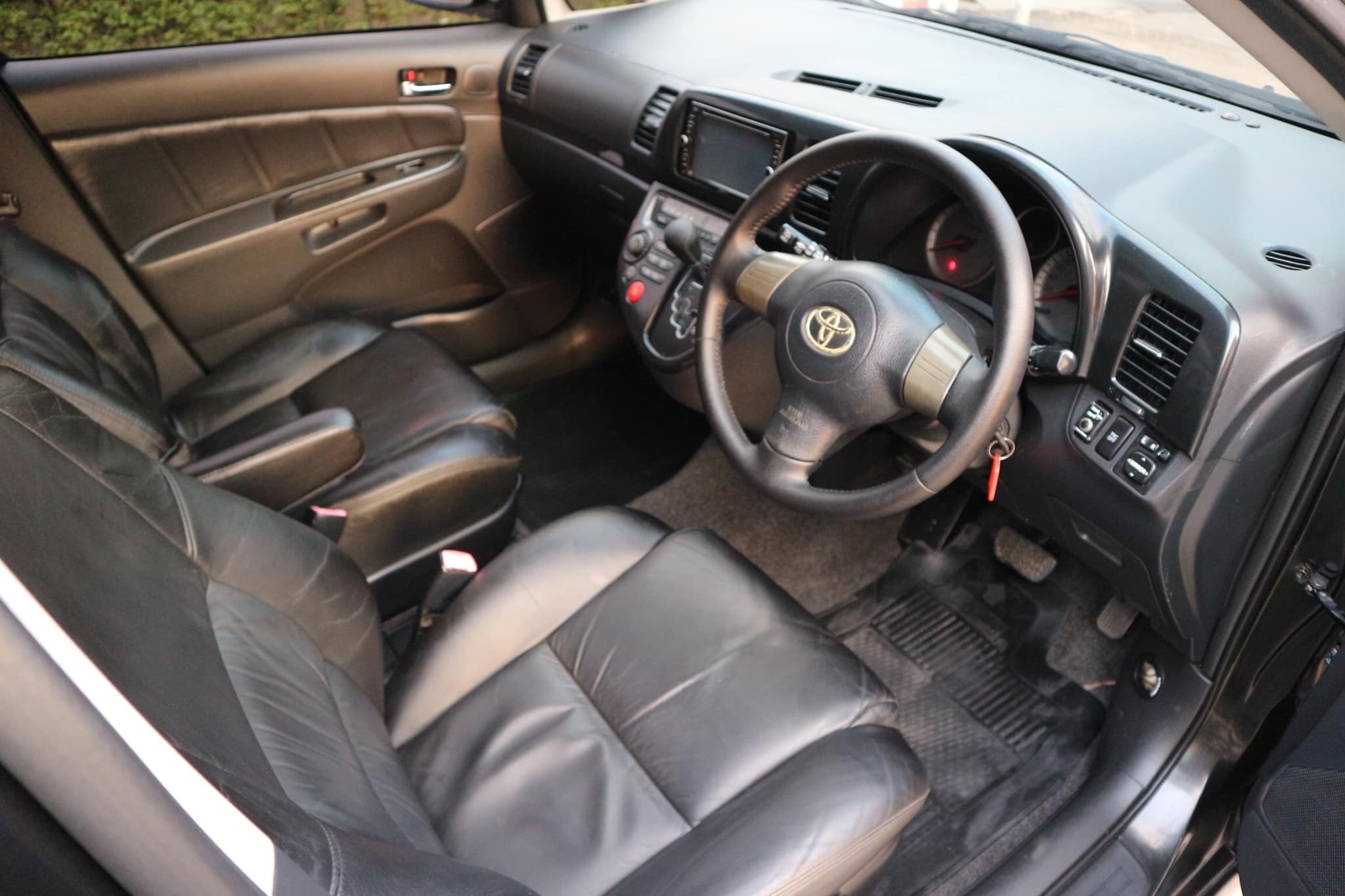 Toyota Wish ปี 2005 สีดำ (รูปที่ 5)