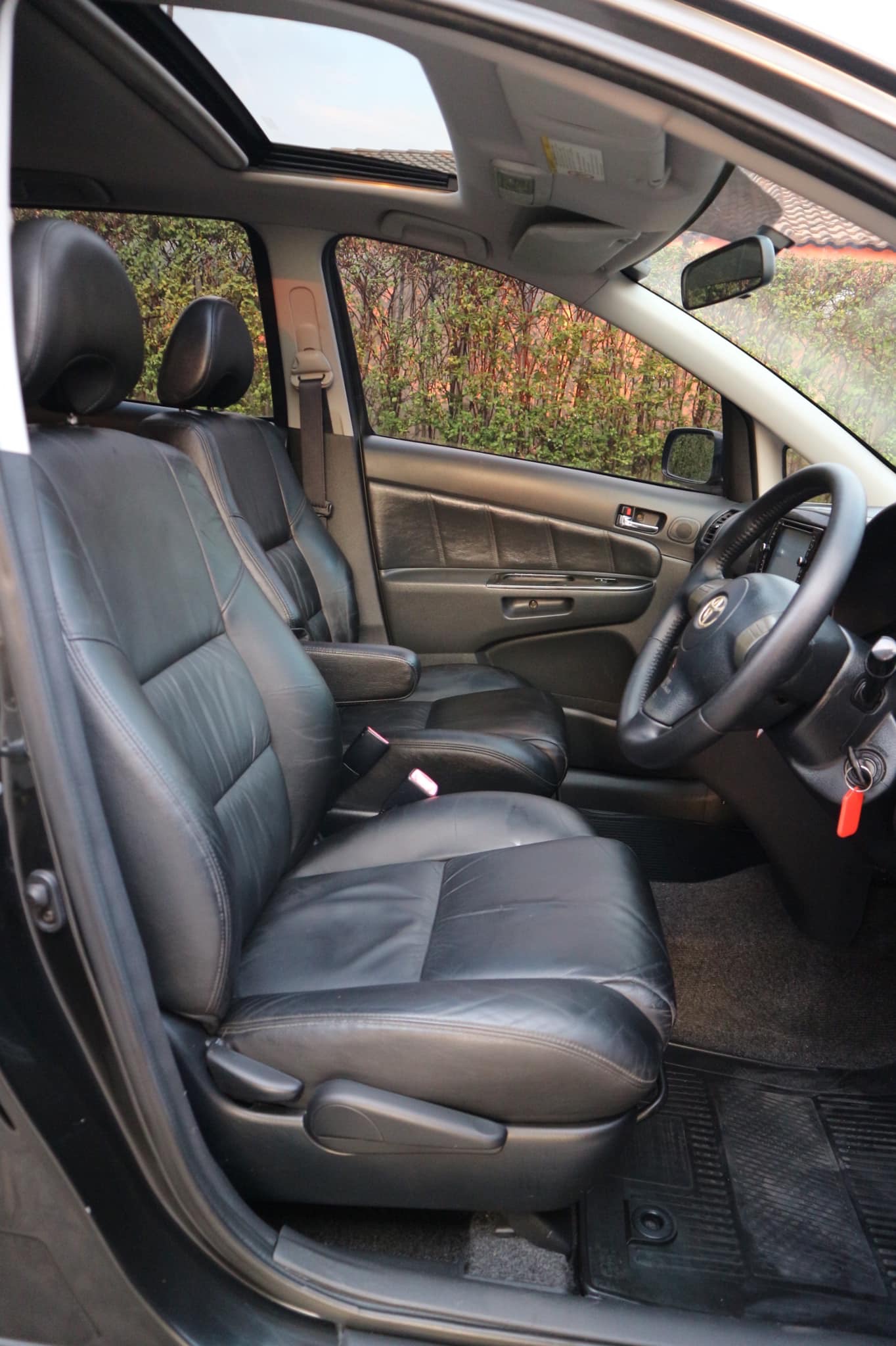 Toyota Wish ปี 2005 สีดำ (รูปที่ 6)