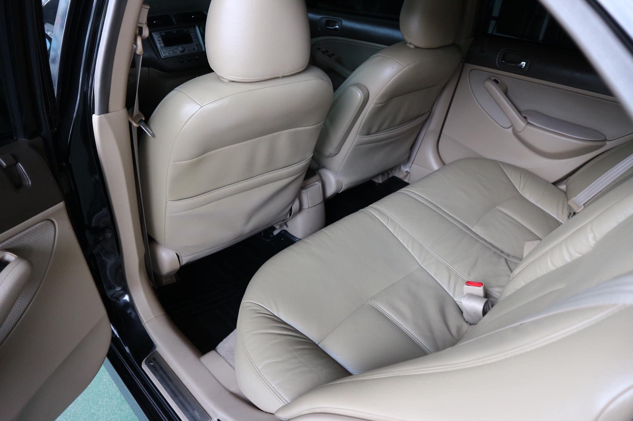 Honda Civic ES (Dimension) โฉม ตาเหยี่ยว ปี 2005 สีดำ (รูปที่ 8)