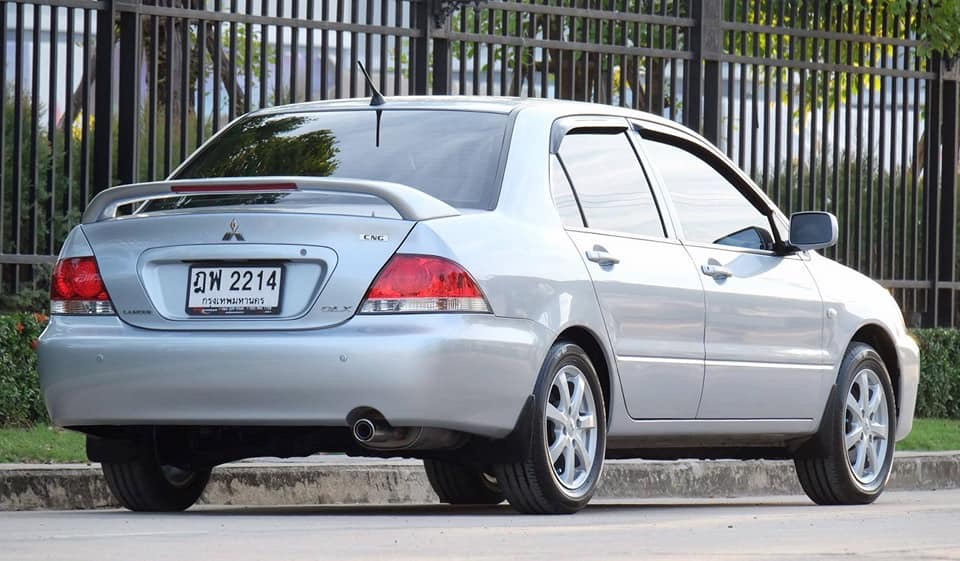 Mitsubishi Lancer Cedia ปี 2010 สีเงิน