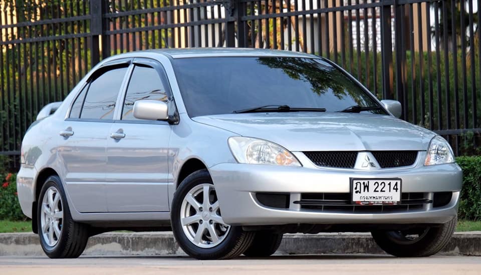 Mitsubishi Lancer Cedia ปี 2010 สีเงิน (รูปที่ 2)