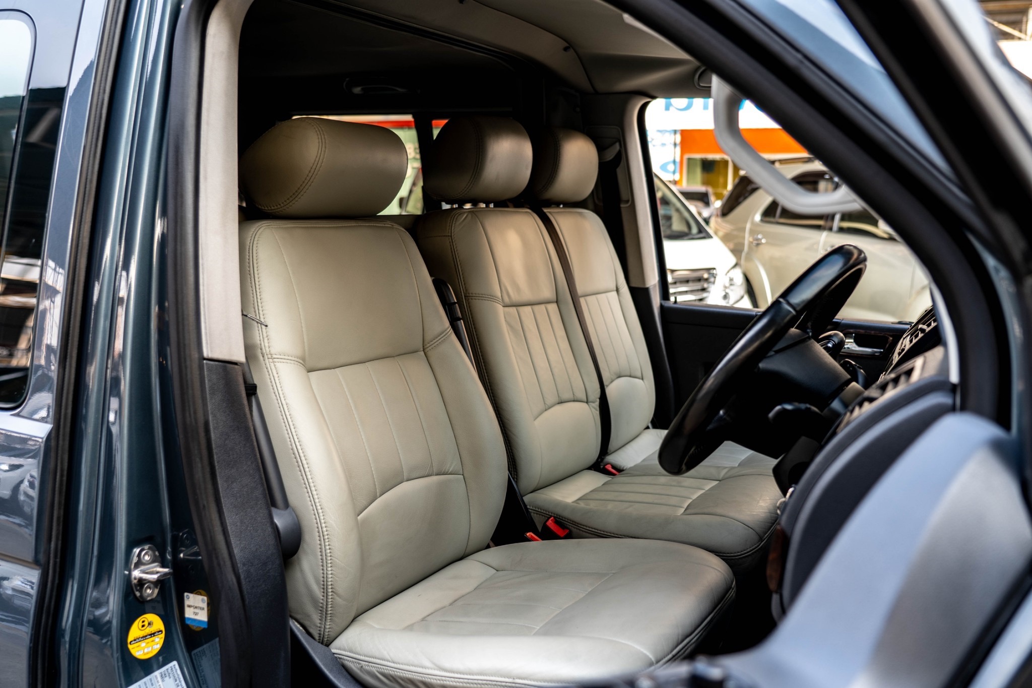Volkswagen Transporter (Caravelle) Caravelle ปี 2010 สีเทา (รูปที่ 6)
