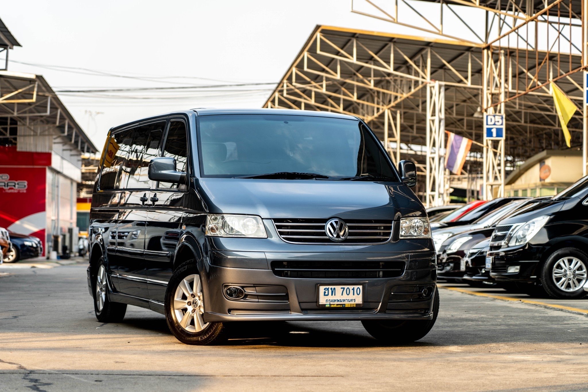 Volkswagen Transporter (Caravelle) Caravelle ปี 2010 สีเทา (รูปที่ 2)