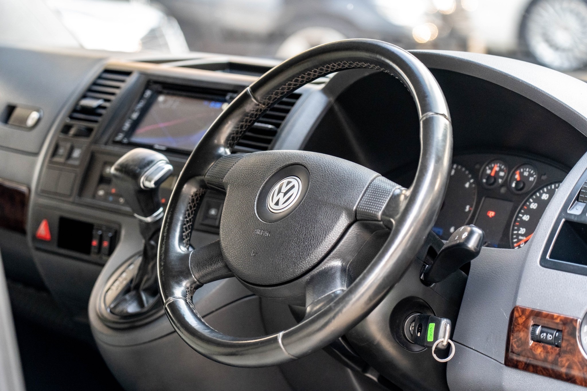 Volkswagen Transporter (Caravelle) Caravelle ปี 2010 สีเทา (รูปที่ 5)