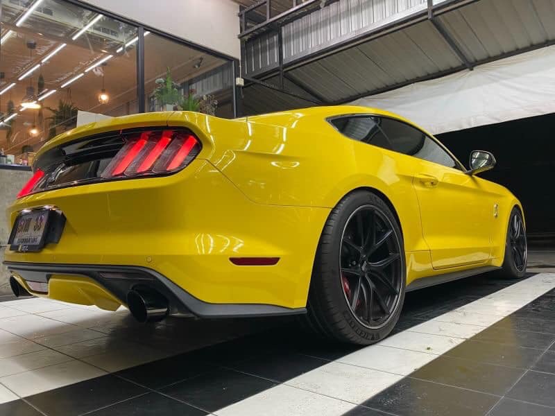 Ford Mustang ปี 2017 สีเหลือง (รูปที่ 8)