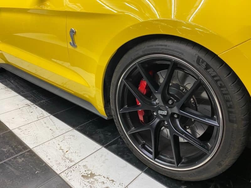 Ford Mustang ปี 2017 สีเหลือง (รูปที่ 2)