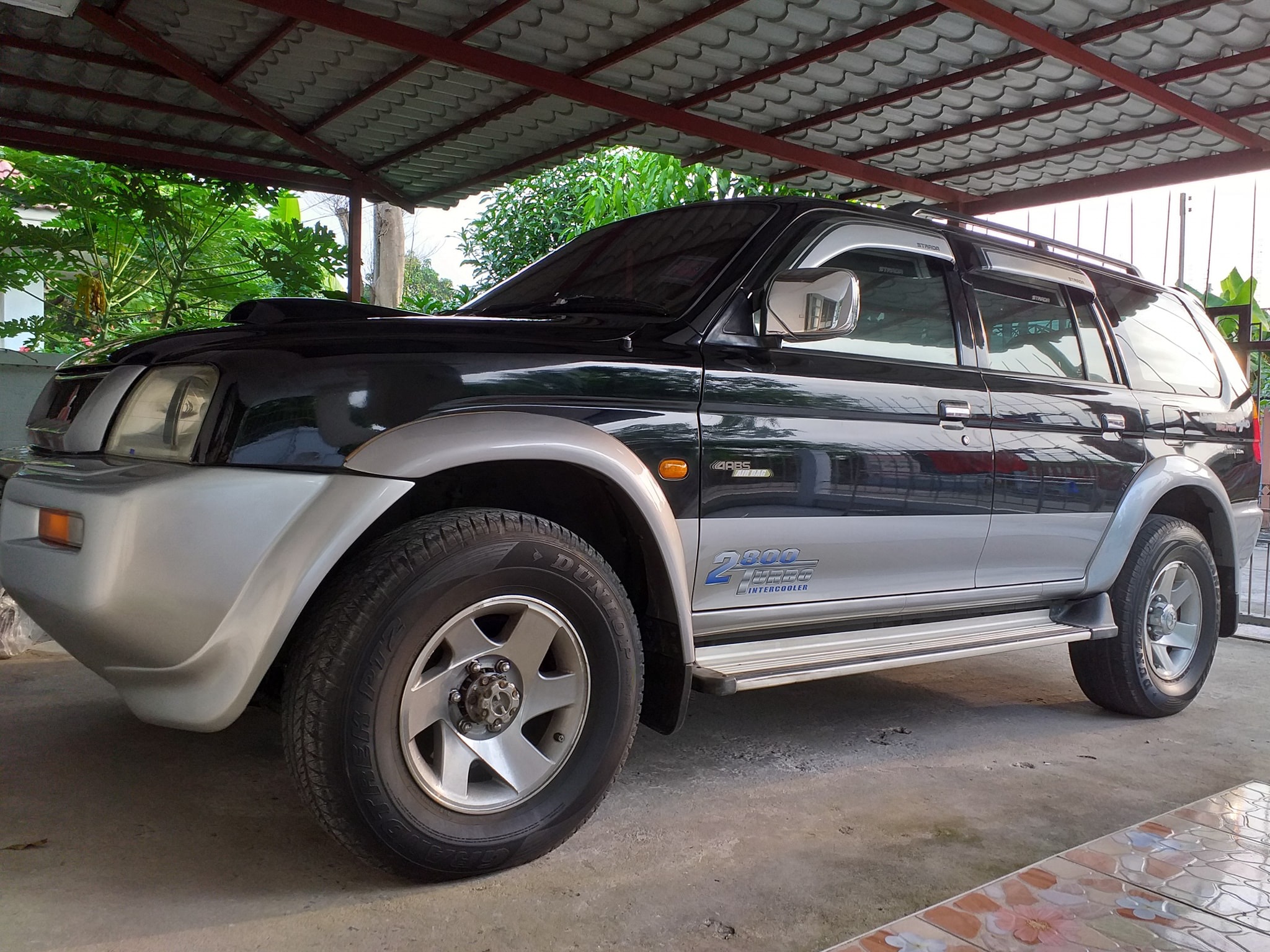 Mitsubishi strada G-wagon 2003 สีดำ 4wd (รูปที่ 2)