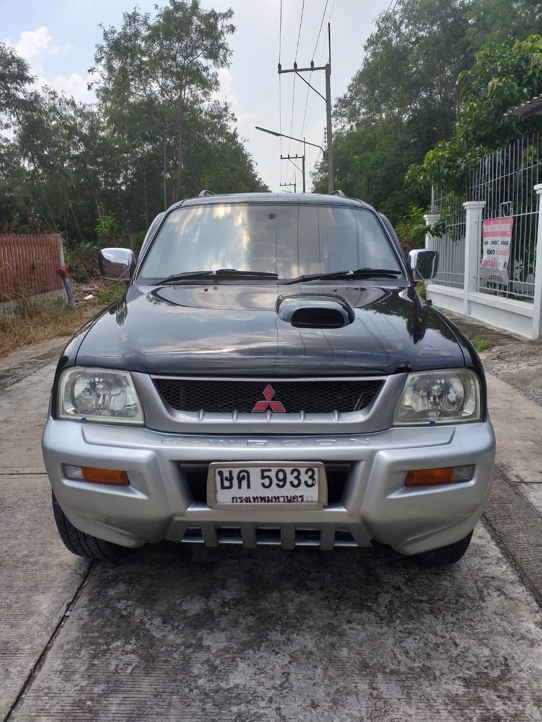 Mitsubishi strada G-wagon 2003 สีดำ 4wd