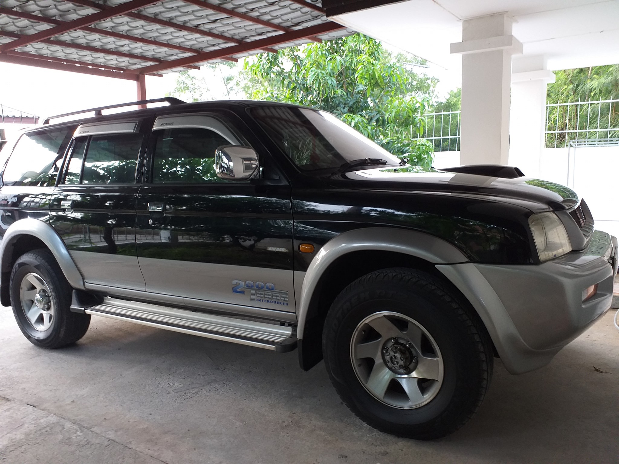 Mitsubishi strada G-wagon 2003 สีดำ 4wd (รูปที่ 3)