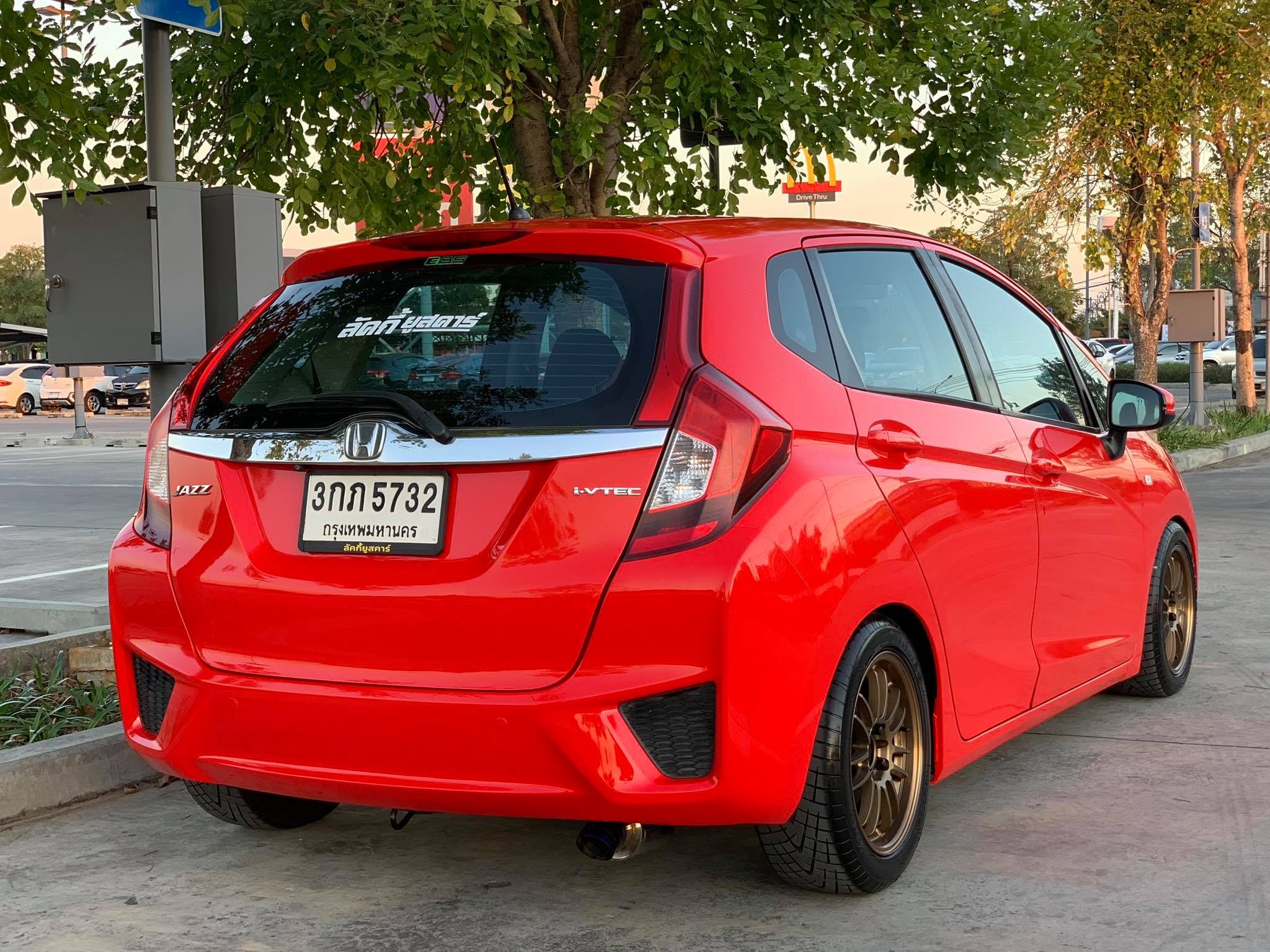 Honda Jazz GK ปี 2015 สีแดง (รูปที่ 10)