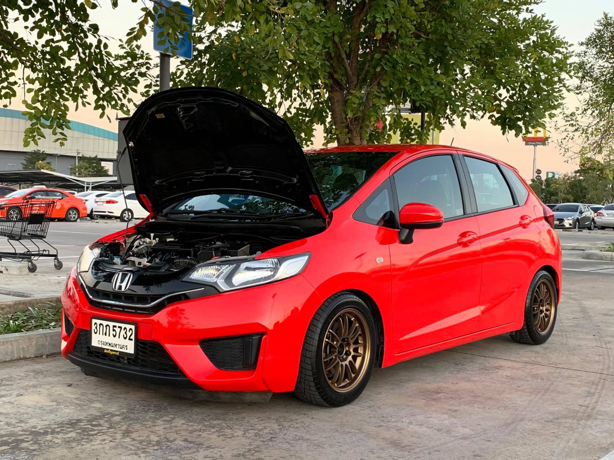 Honda Jazz GK ปี 2015 สีแดง (รูปที่ 13)