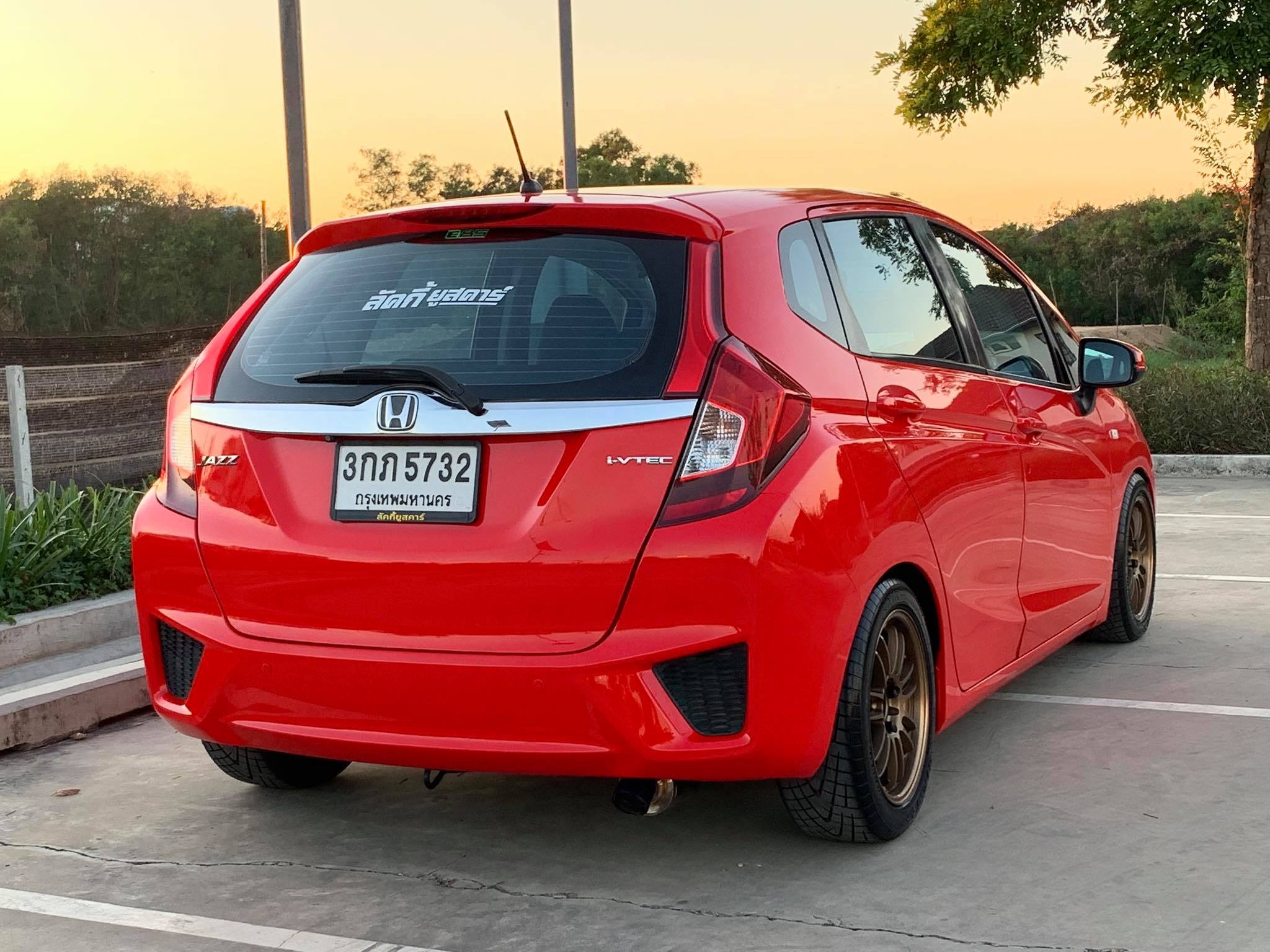 Honda Jazz GK ปี 2015 สีแดง (รูปที่ 12)