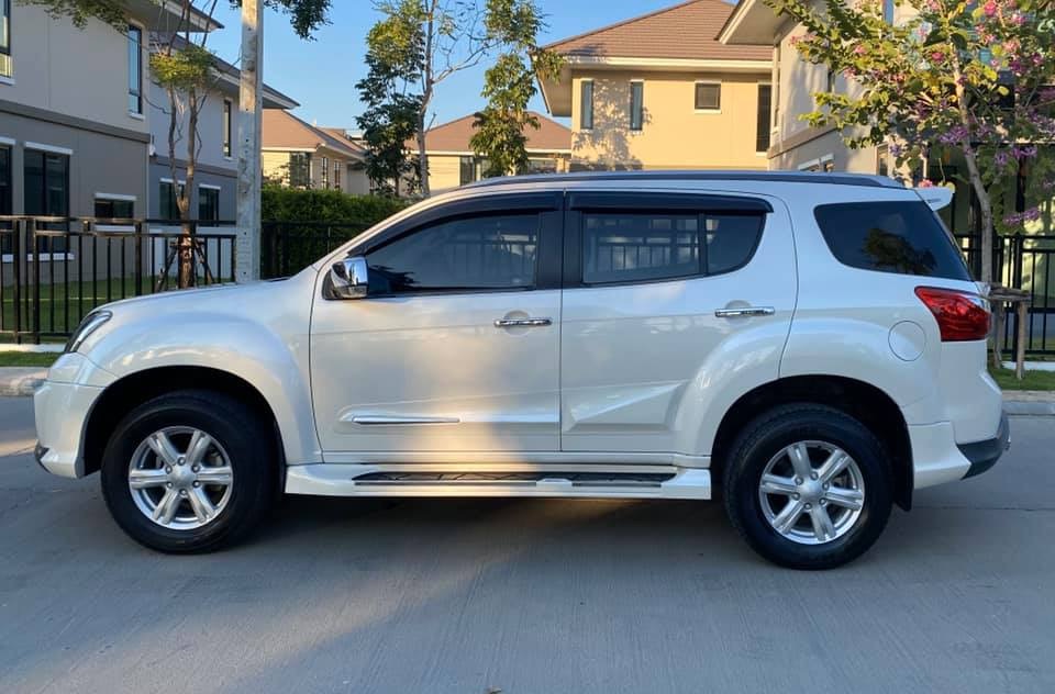 Isuzu MU-X ปี 2016 สีขาว (รูปที่ 5)