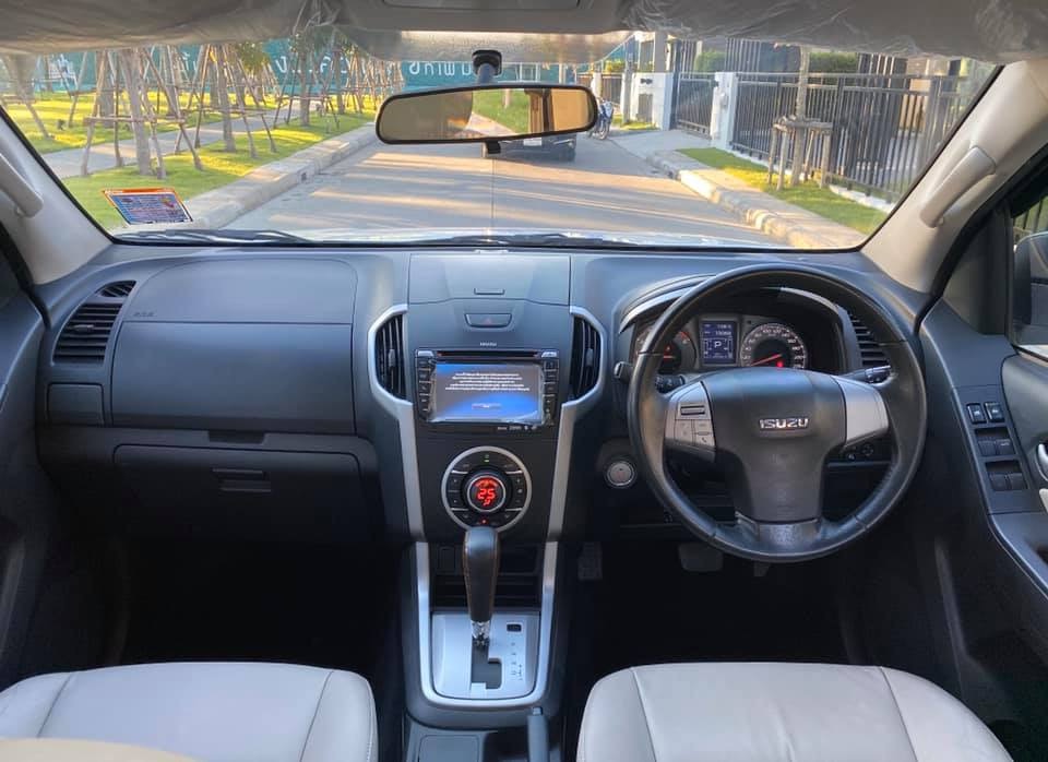 Isuzu MU-X ปี 2016 สีขาว (รูปที่ 7)