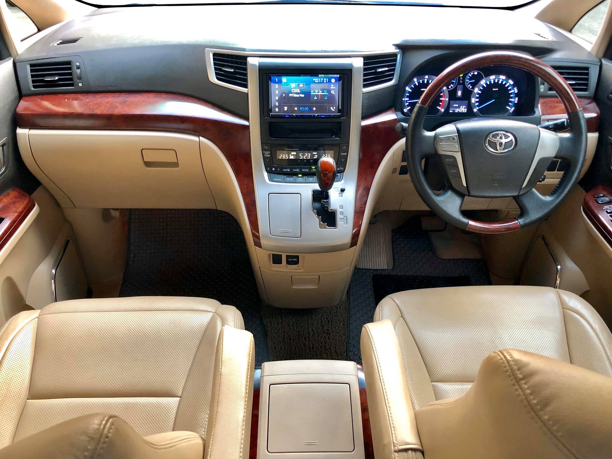 Toyota Alphard ปี 2009 สีเงิน (รูปที่ 13)