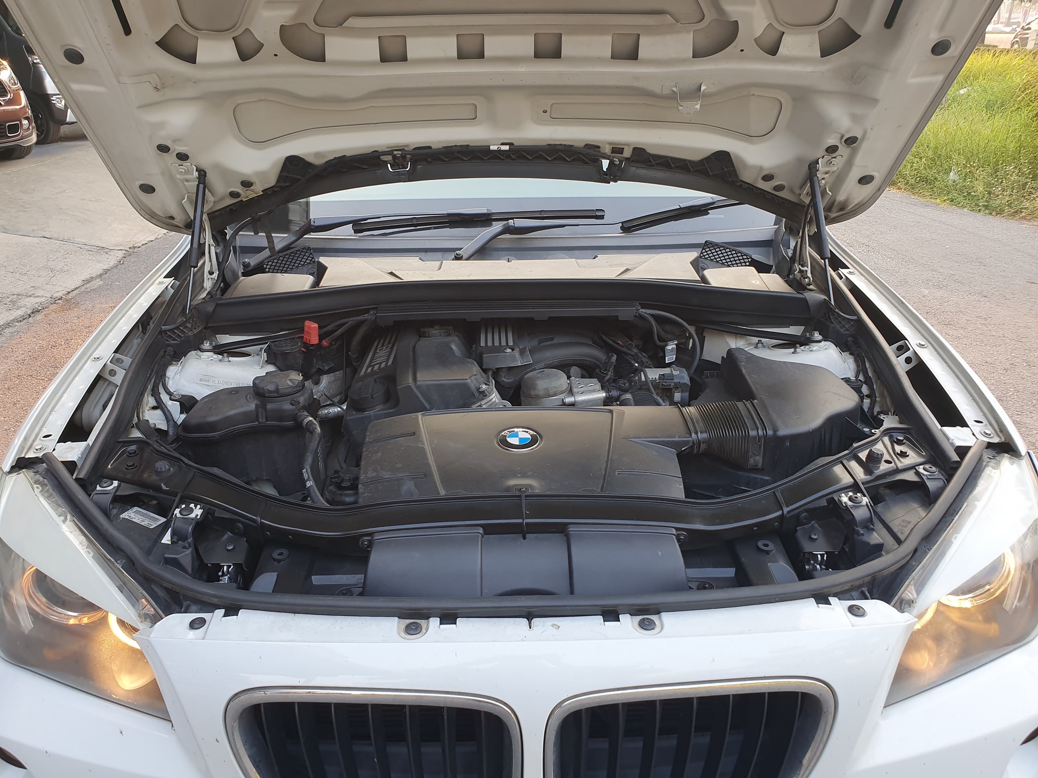 BMW X1 E84 2.0 ปี 2015 สีเงิน (รูปที่ 12)