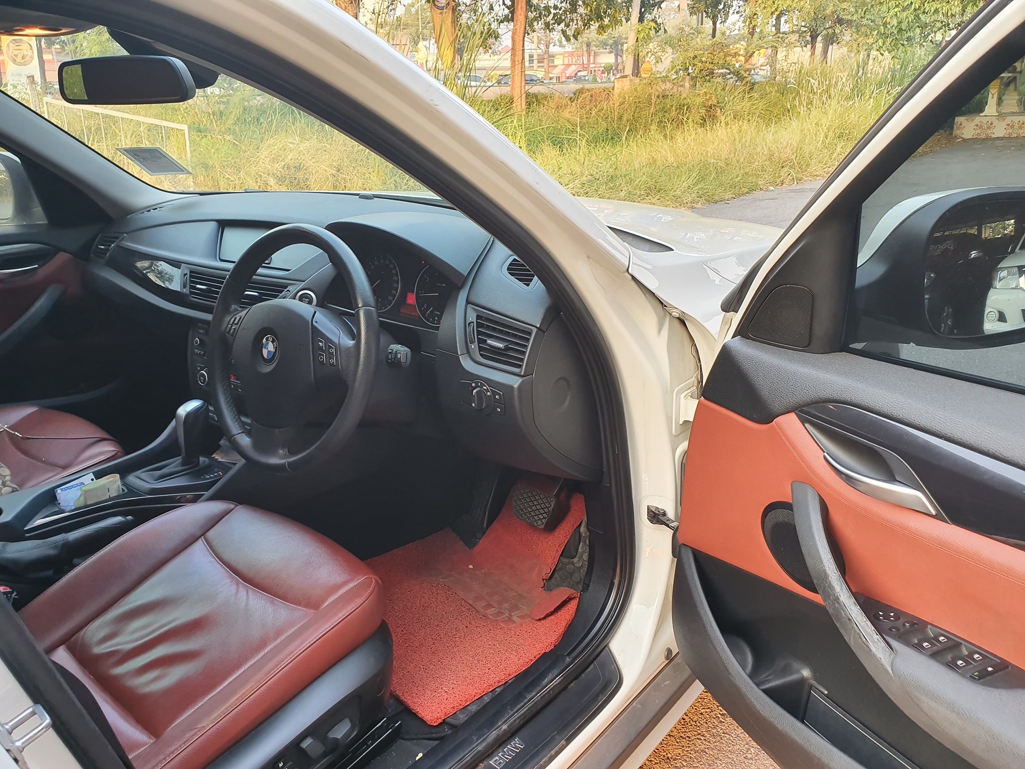 BMW X1 E84 2.0 ปี 2015 สีเงิน (รูปที่ 5)