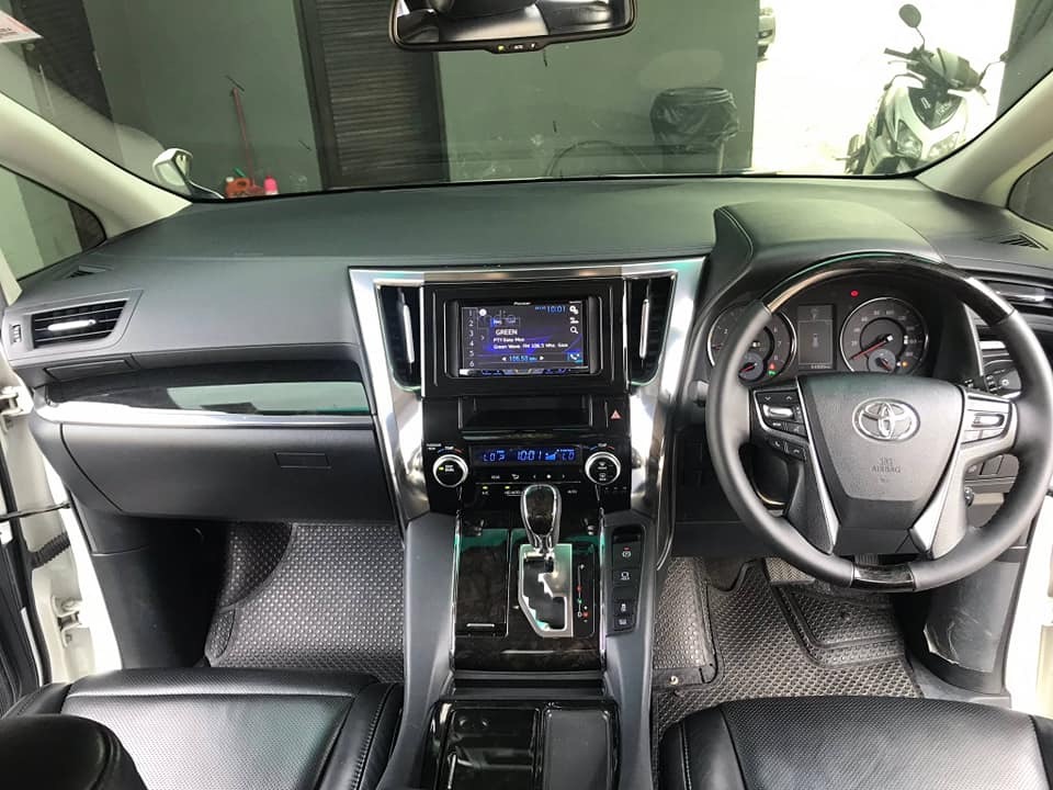 Toyota Alphard ปี 2016 สีขาว (รูปที่ 5)
