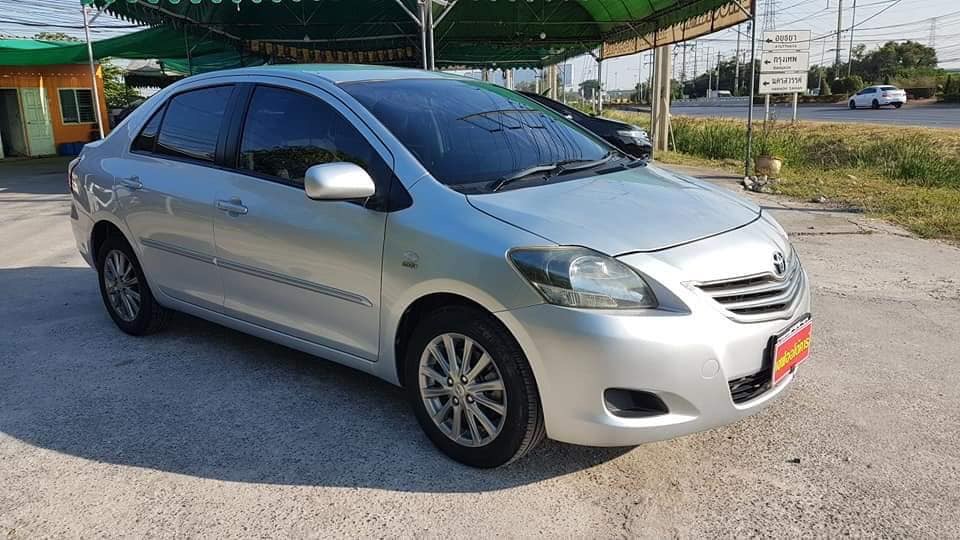 Toyota Vios ปี 2012 สีเงิน