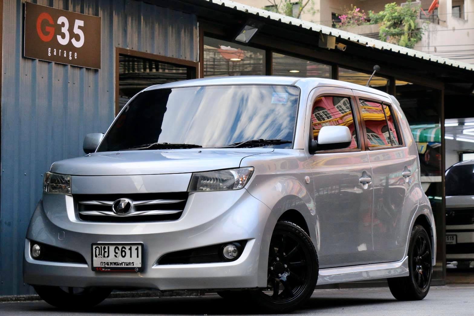 Toyota bB ปี 2011 สีเงิน