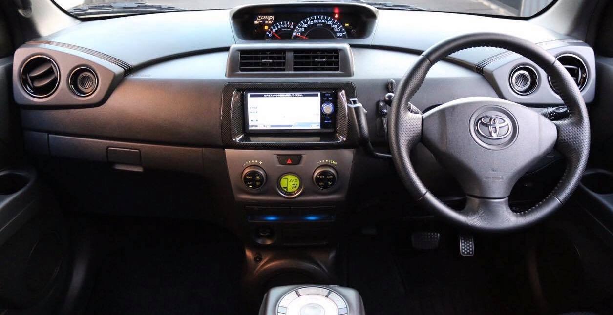 Toyota bB ปี 2011 สีเงิน (รูปที่ 11)