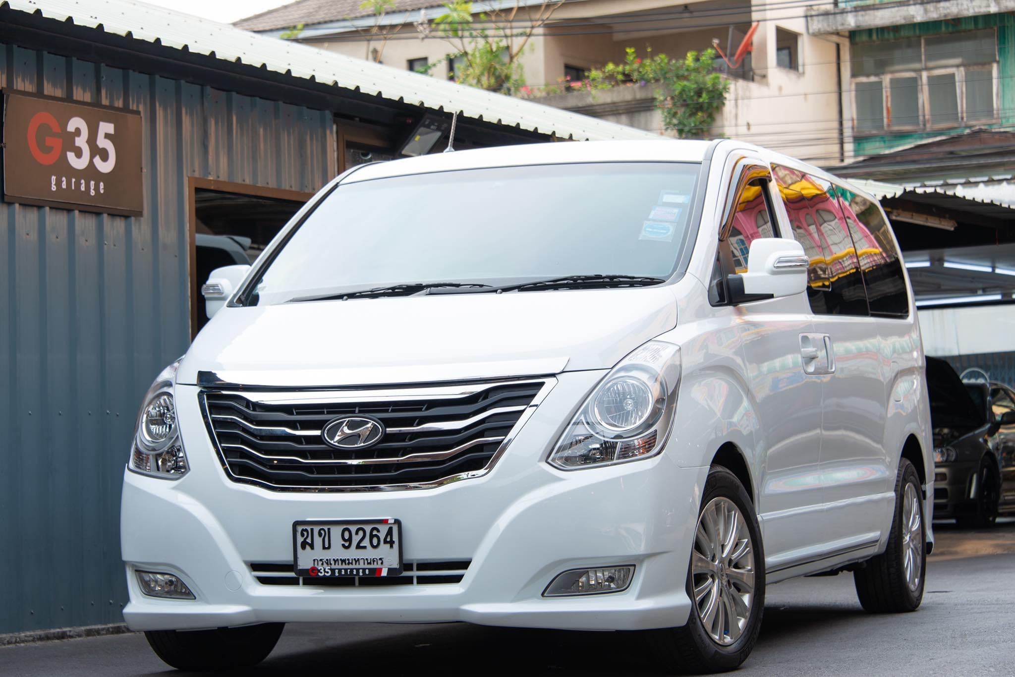 Hyundai Grand Starex ปี 2011 สีขาว
