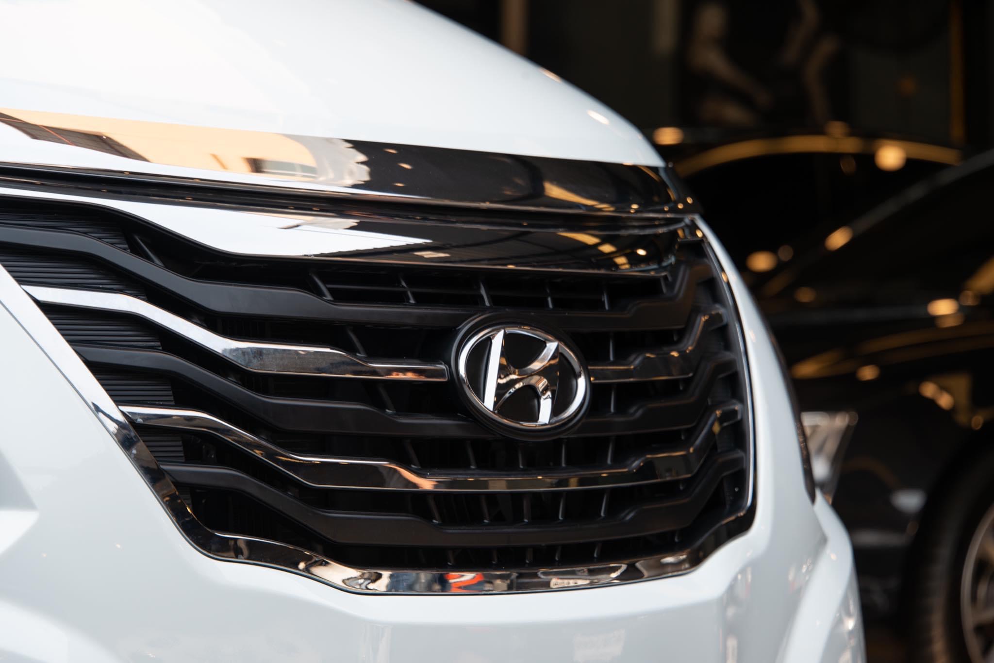 Hyundai Grand Starex ปี 2011 สีขาว (รูปที่ 7)
