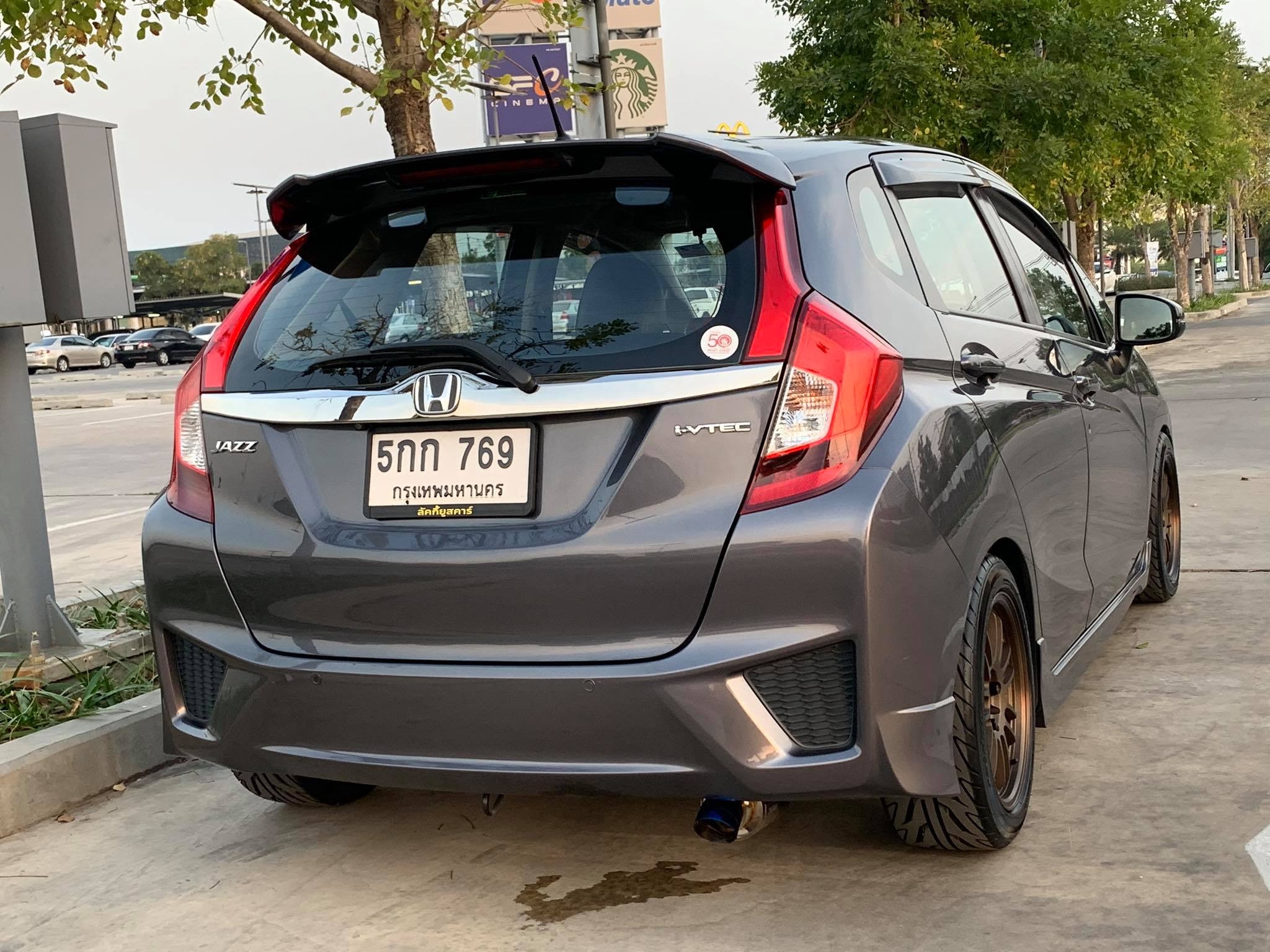 Honda Jazz GK ปี 2016 สีเทา (รูปที่ 11)