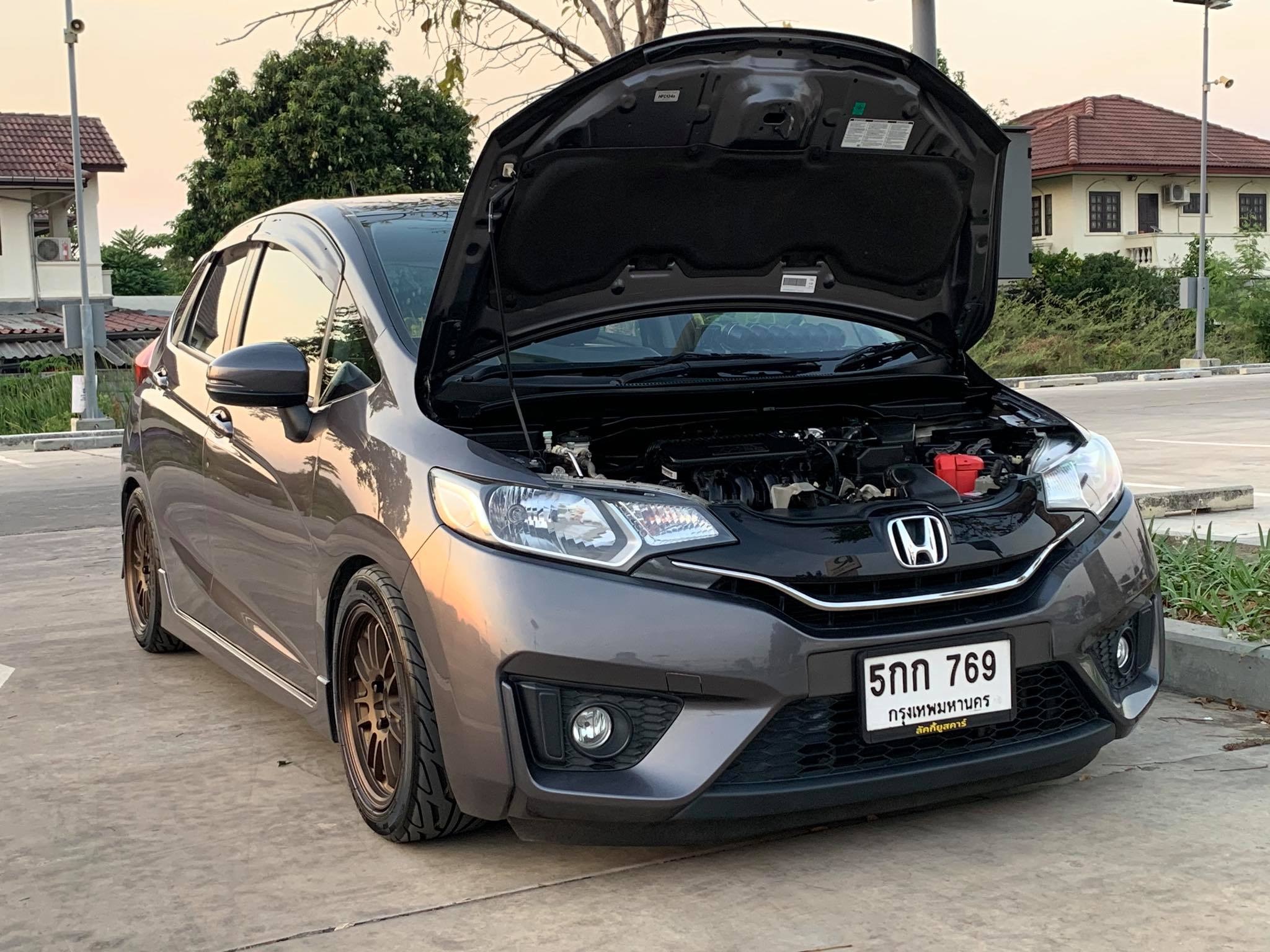 Honda Jazz GK ปี 2016 สีเทา (รูปที่ 14)