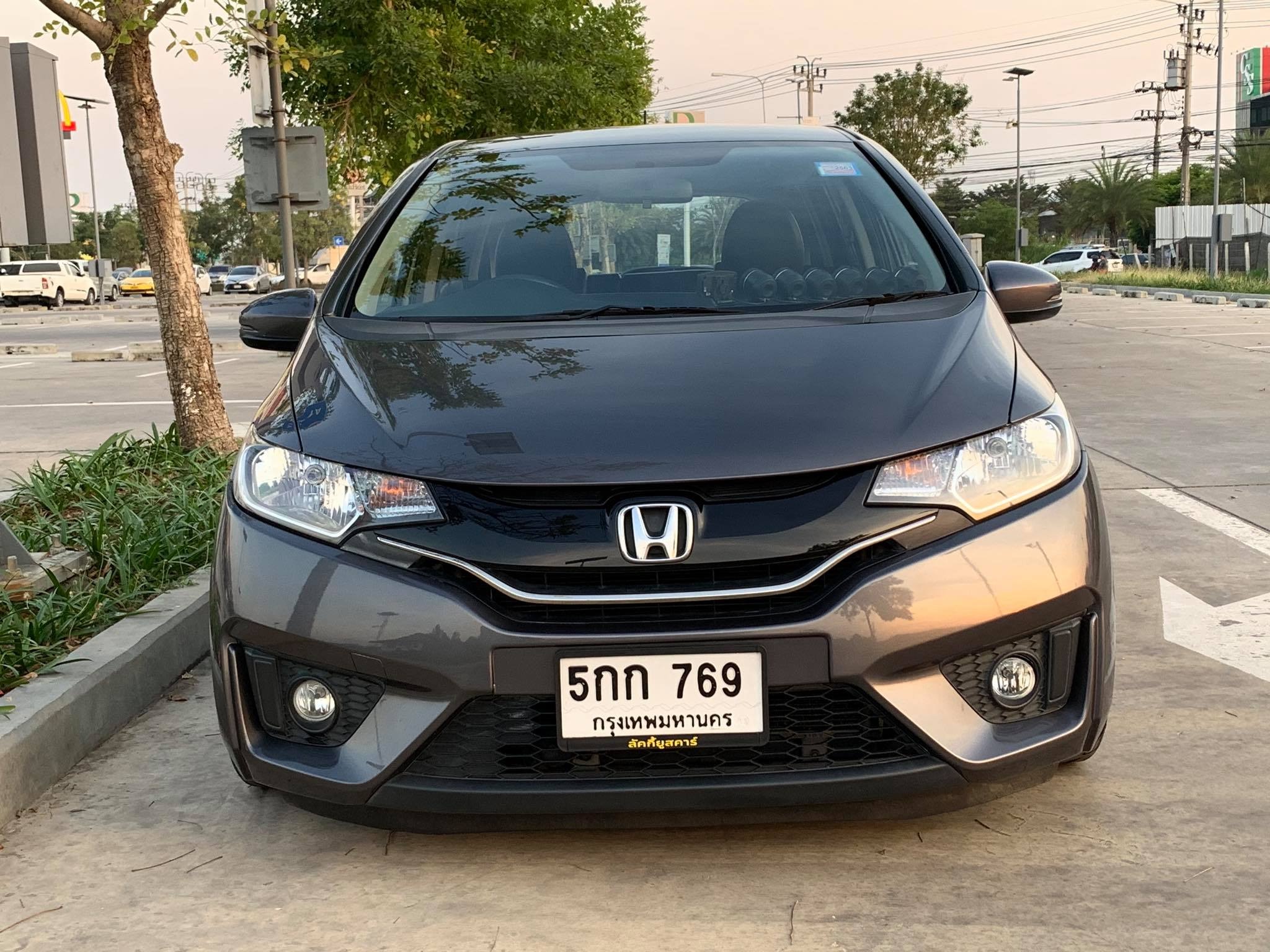 Honda Jazz GK ปี 2016 สีเทา (รูปที่ 5)
