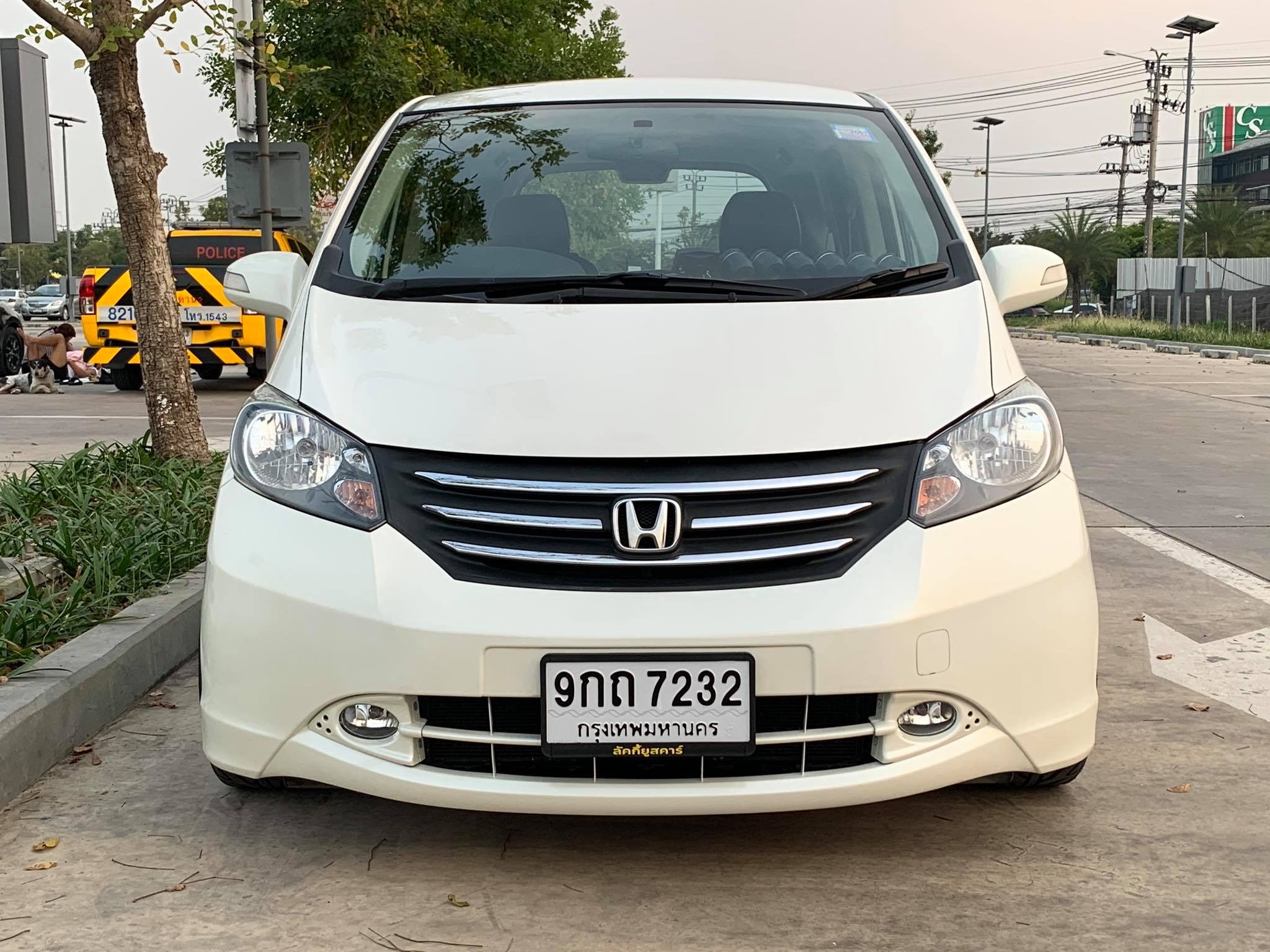 Honda Freed ปี 2012 สีขาว (รูปที่ 8)