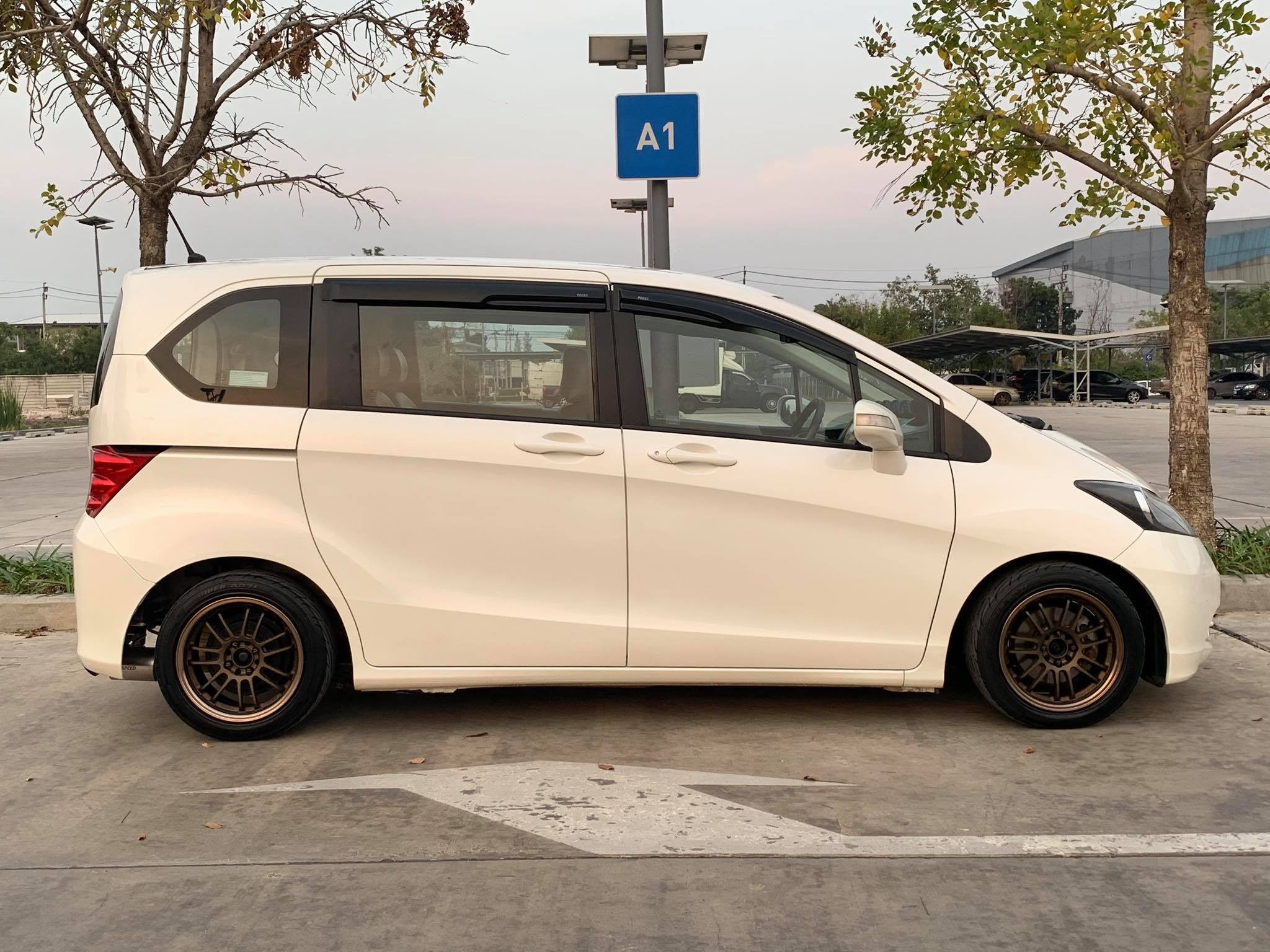 Honda Freed ปี 2012 สีขาว (รูปที่ 10)