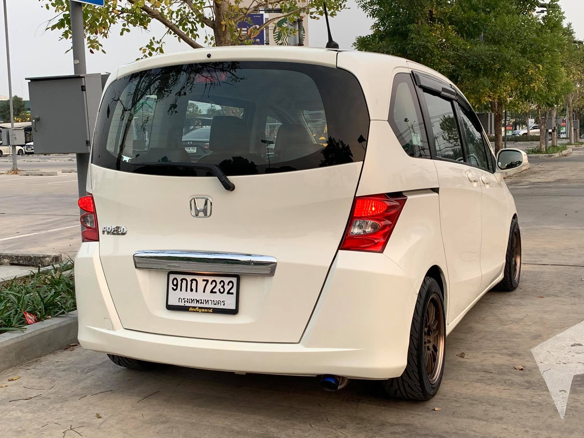 Honda Freed ปี 2012 สีขาว (รูปที่ 2)