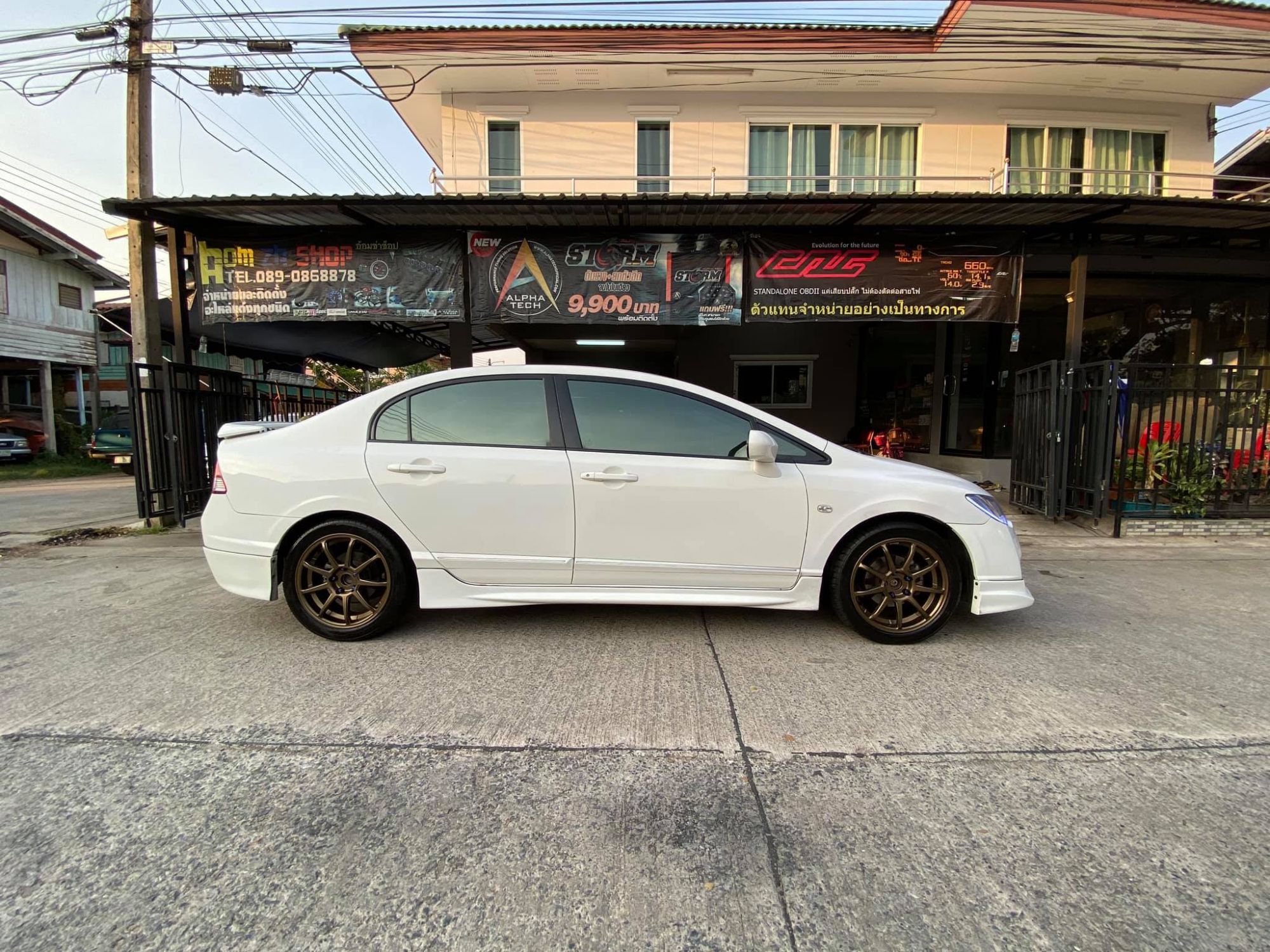 Honda Civic FD ปี 2012 สีขาว (รูปที่ 4)