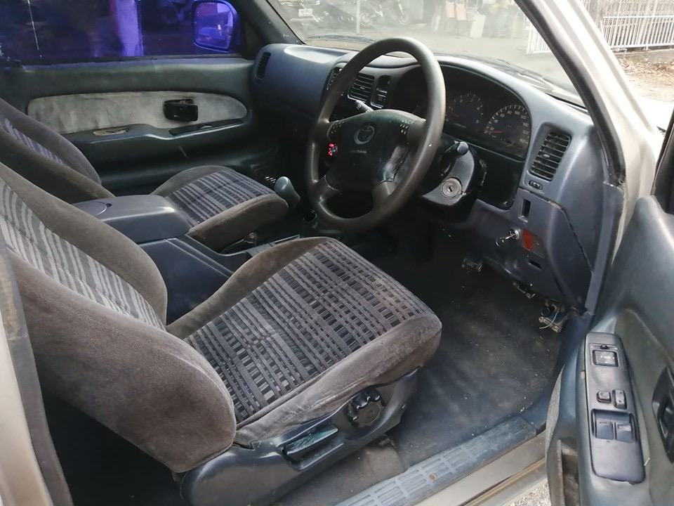 Toyota Hilux Tiger Extra cab ปี 2001 สีเงิน (รูปที่ 8)