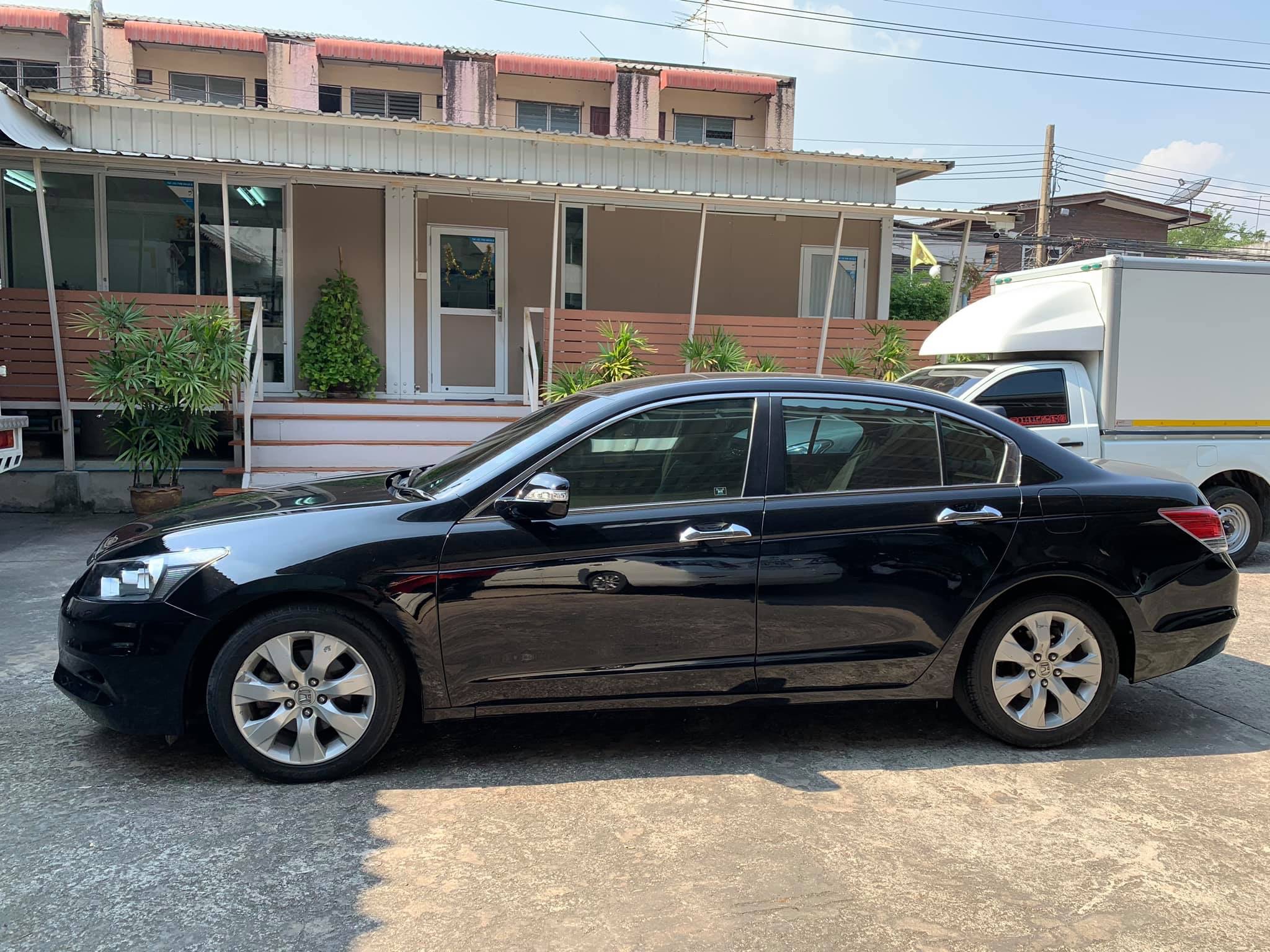 Honda Accord Gen 8 ปี 2010 สีดำ (รูปที่ 10)