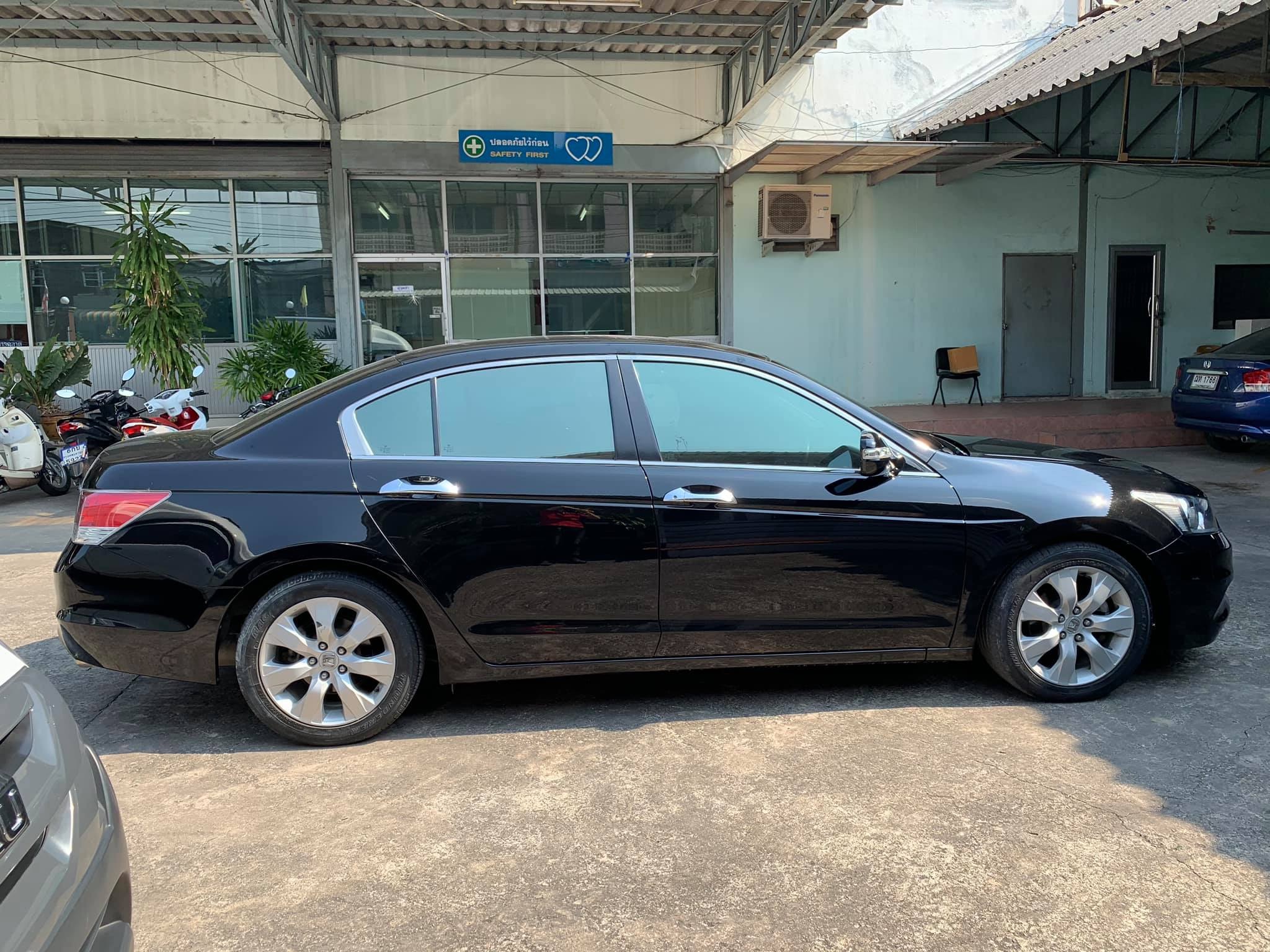 Honda Accord Gen 8 ปี 2010 สีดำ (รูปที่ 13)