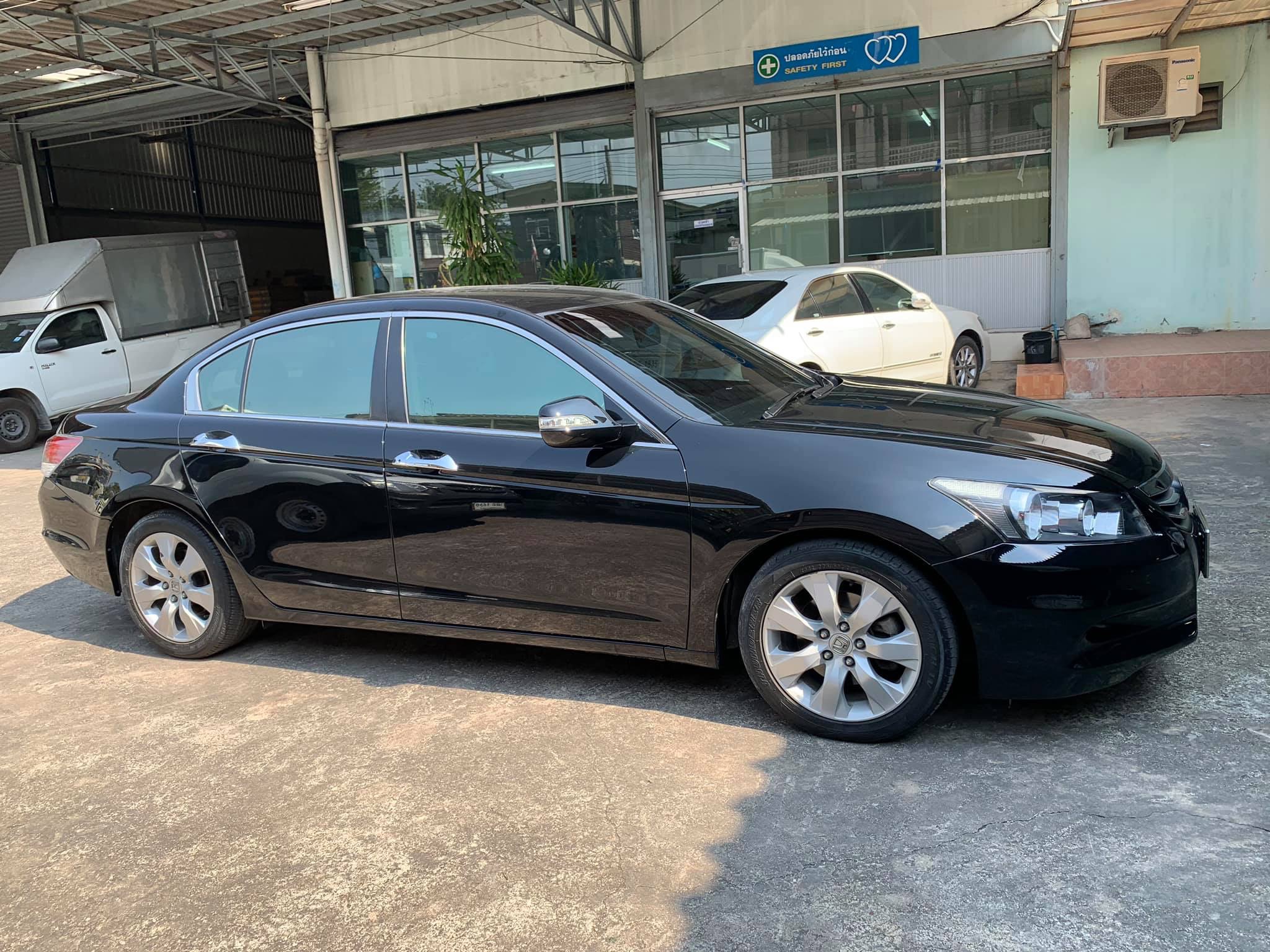 Honda Accord Gen 8 ปี 2010 สีดำ (รูปที่ 4)