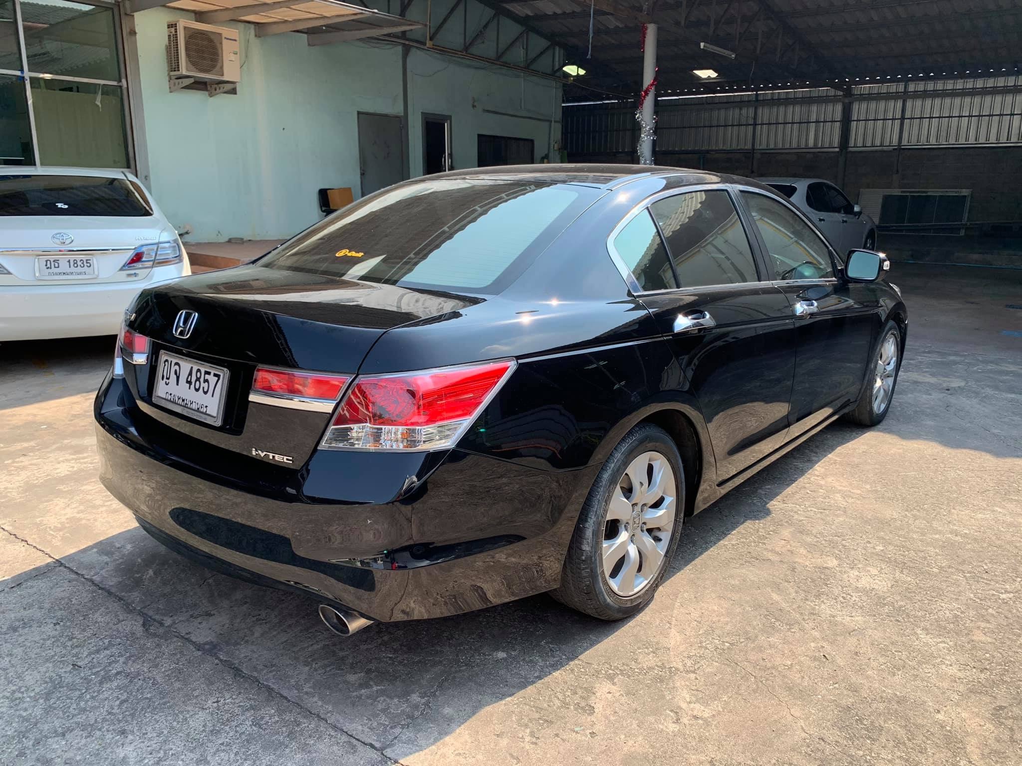 Honda Accord Gen 8 ปี 2010 สีดำ (รูปที่ 14)