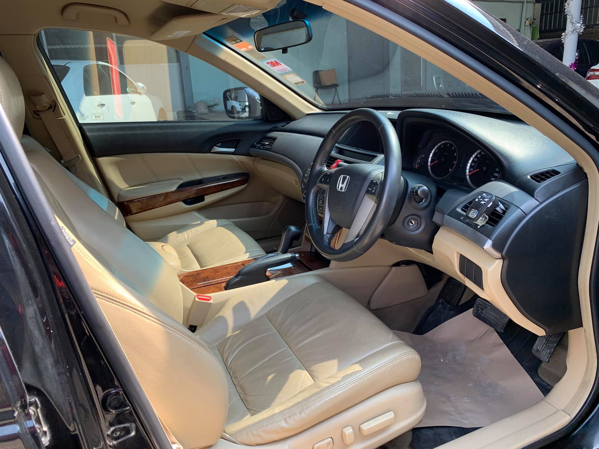 Honda Accord Gen 8 ปี 2010 สีดำ (รูปที่ 6)