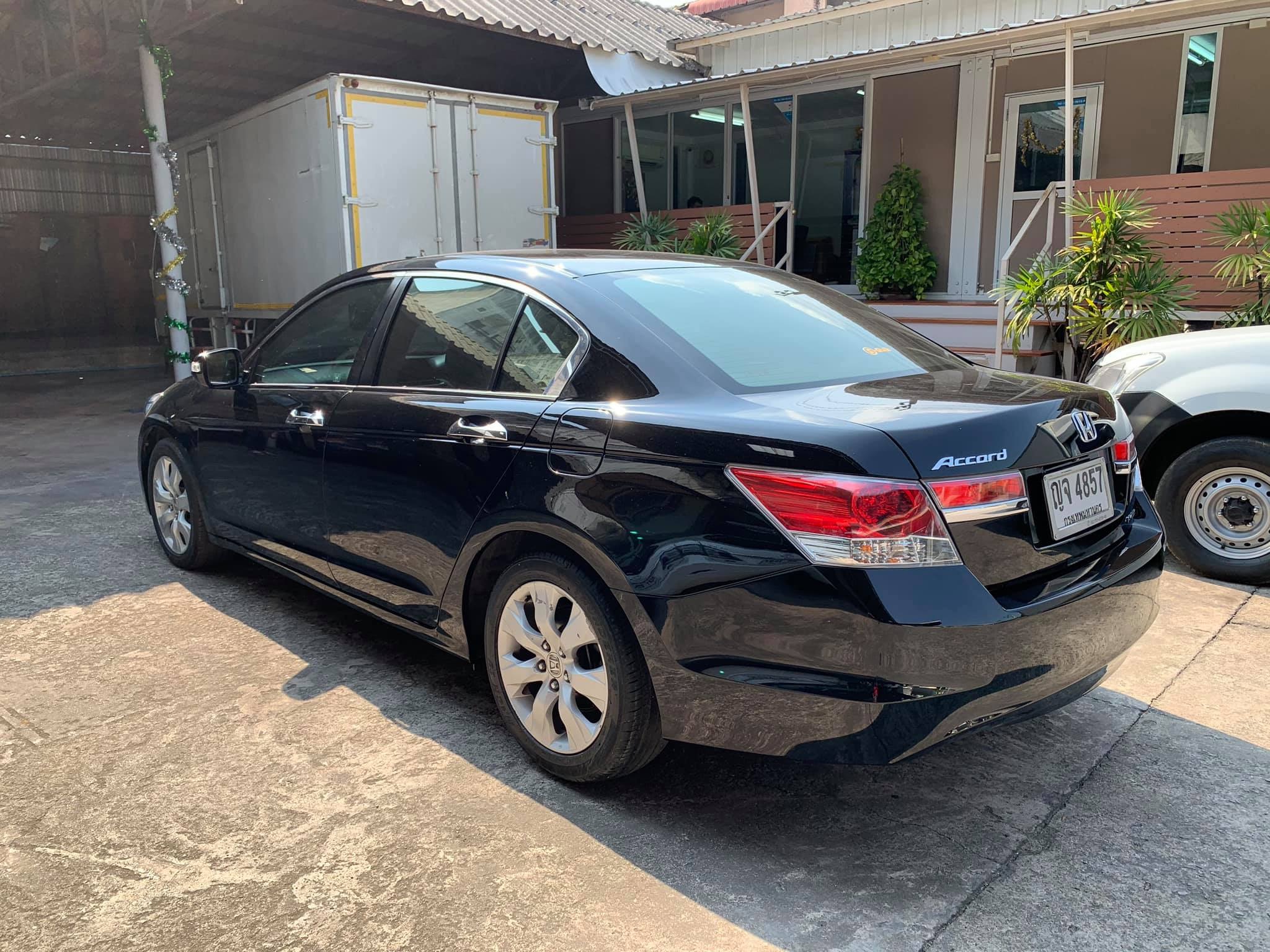 Honda Accord Gen 8 ปี 2010 สีดำ (รูปที่ 11)