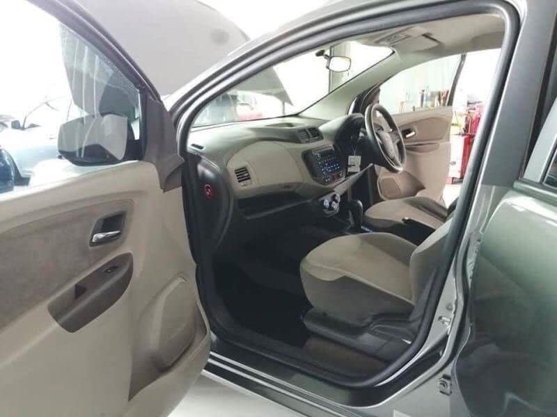 Chevrolet Spin ปี 2013 สีเทา (รูปที่ 5)