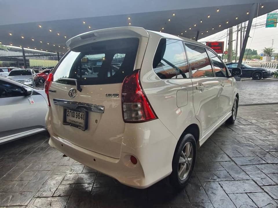 Toyota Avanza ปี 2013 สีขาว (รูปที่ 3)