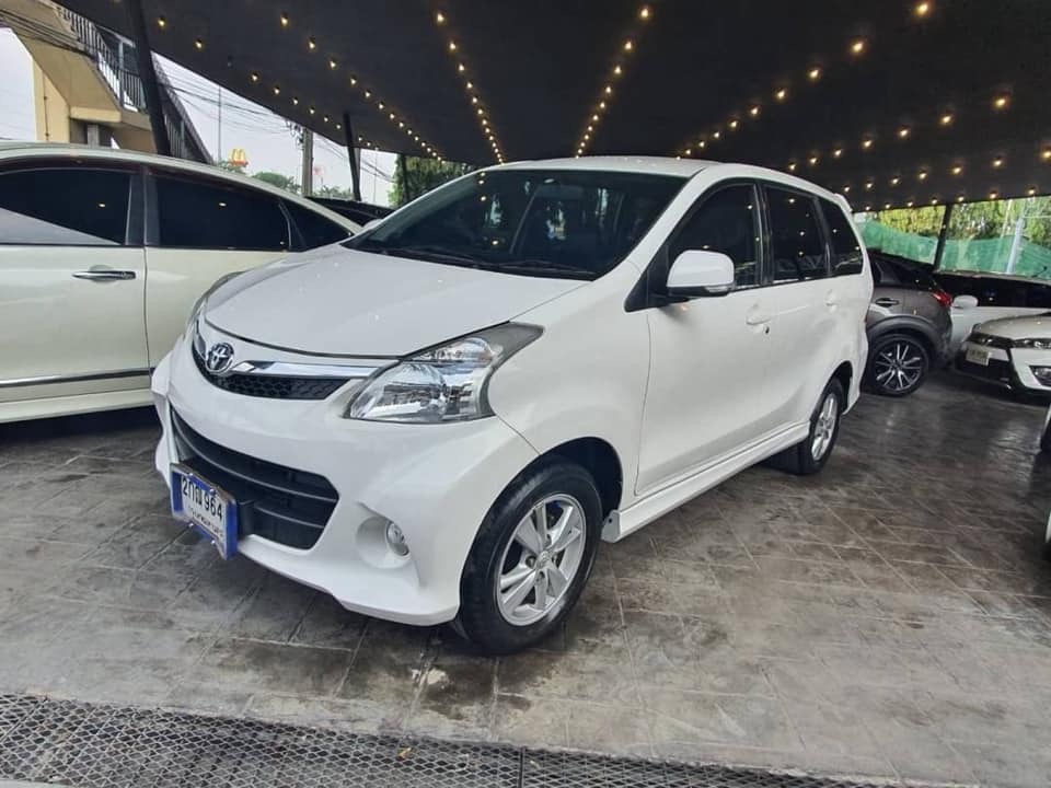 Toyota Avanza ปี 2013 สีขาว (รูปที่ 2)