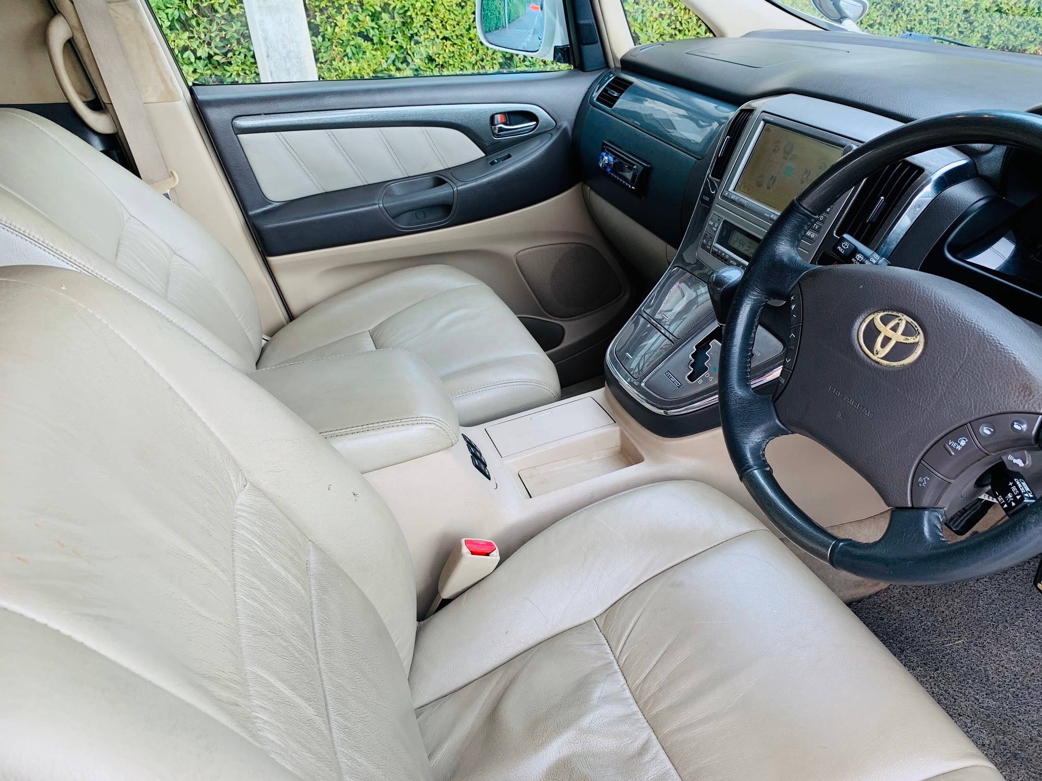 Toyota Alphard ปี 2008 สีขาว (รูปที่ 5)