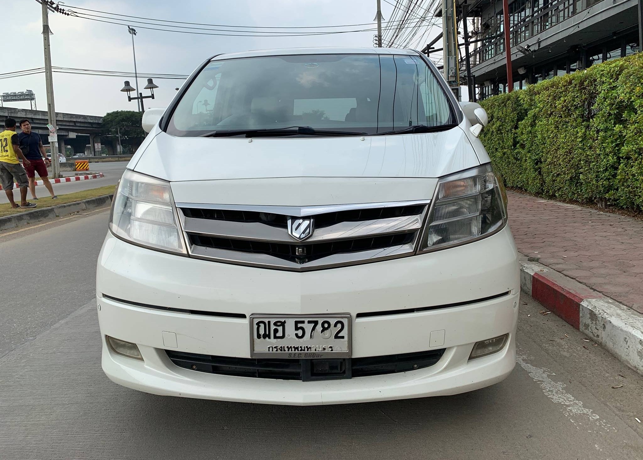 Toyota Alphard ปี 2008 สีขาว (รูปที่ 2)