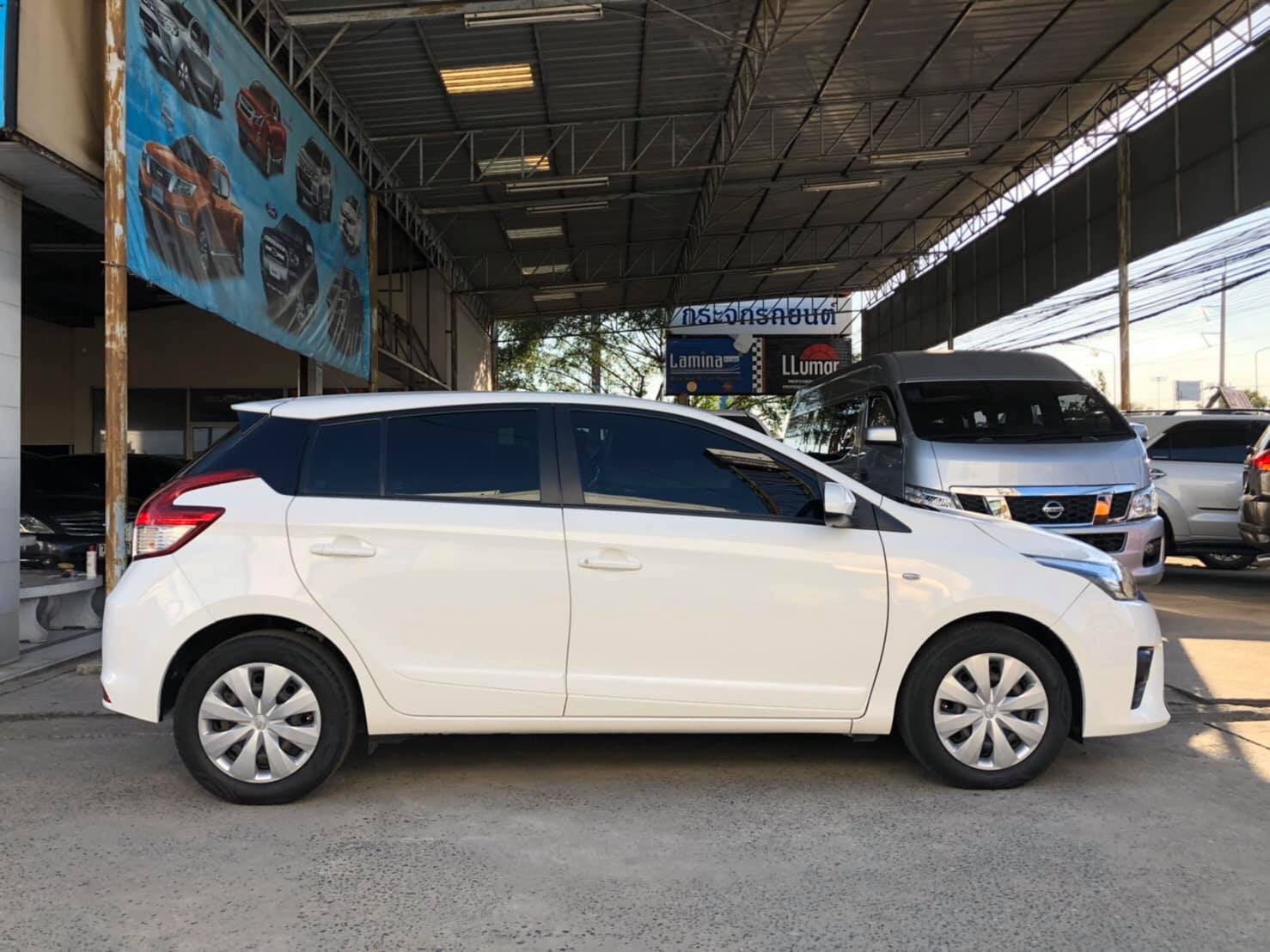 Toyota Yaris ปี 2016 สีขาว (รูปที่ 8)
