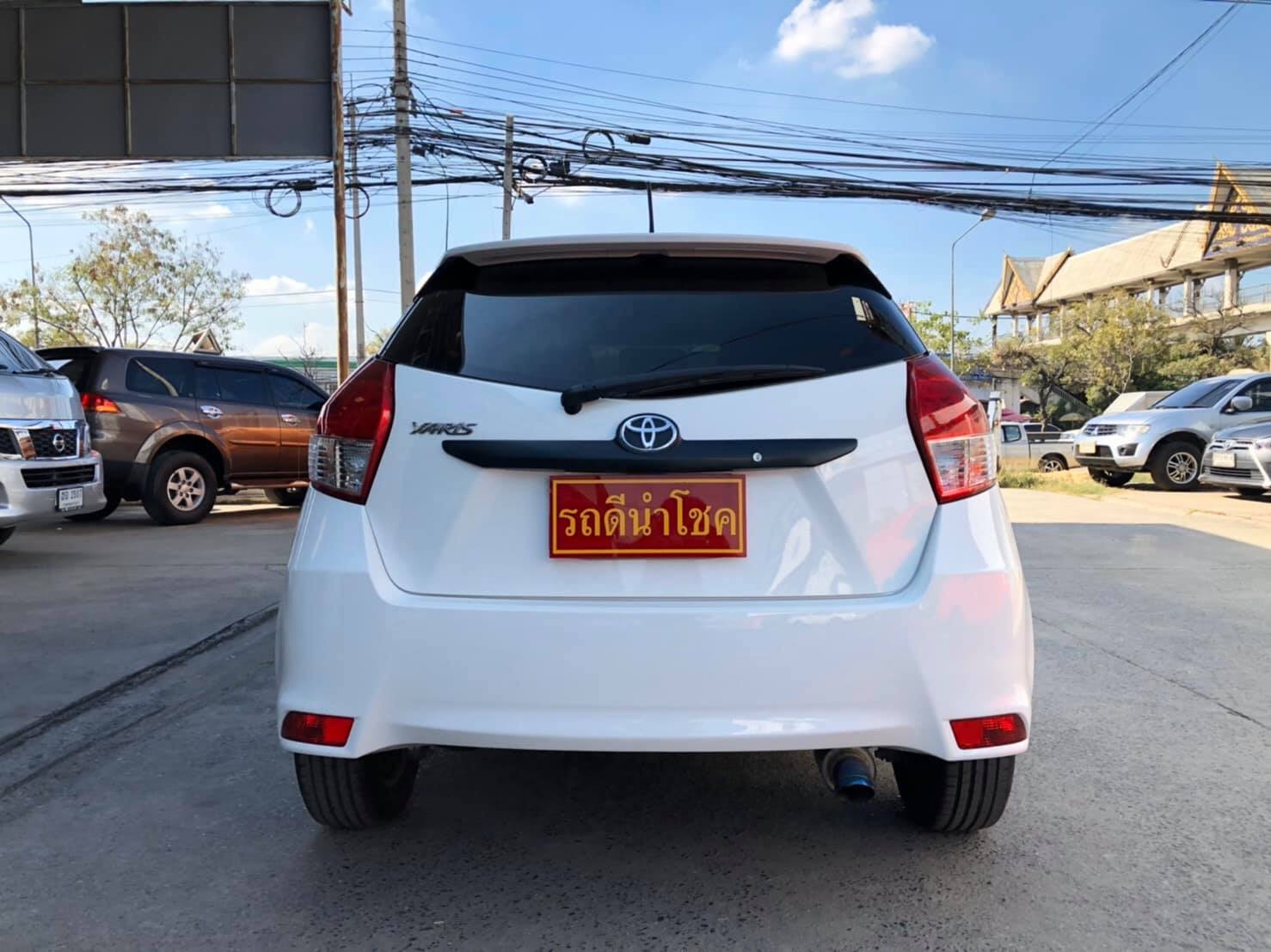 Toyota Yaris ปี 2016 สีขาว (รูปที่ 6)