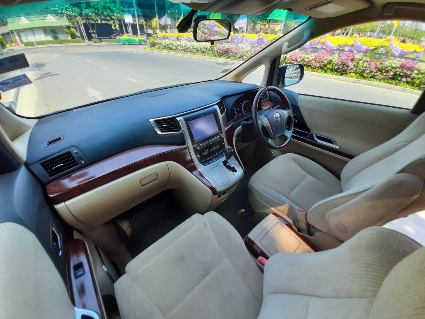 TOYOTA ALPHARD, 2.4 ปี 2009 (รูปที่ 9)