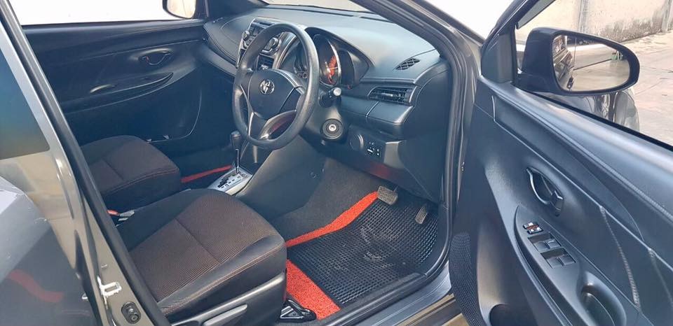 Toyota Yaris ปี 2016 สีเทา (รูปที่ 9)